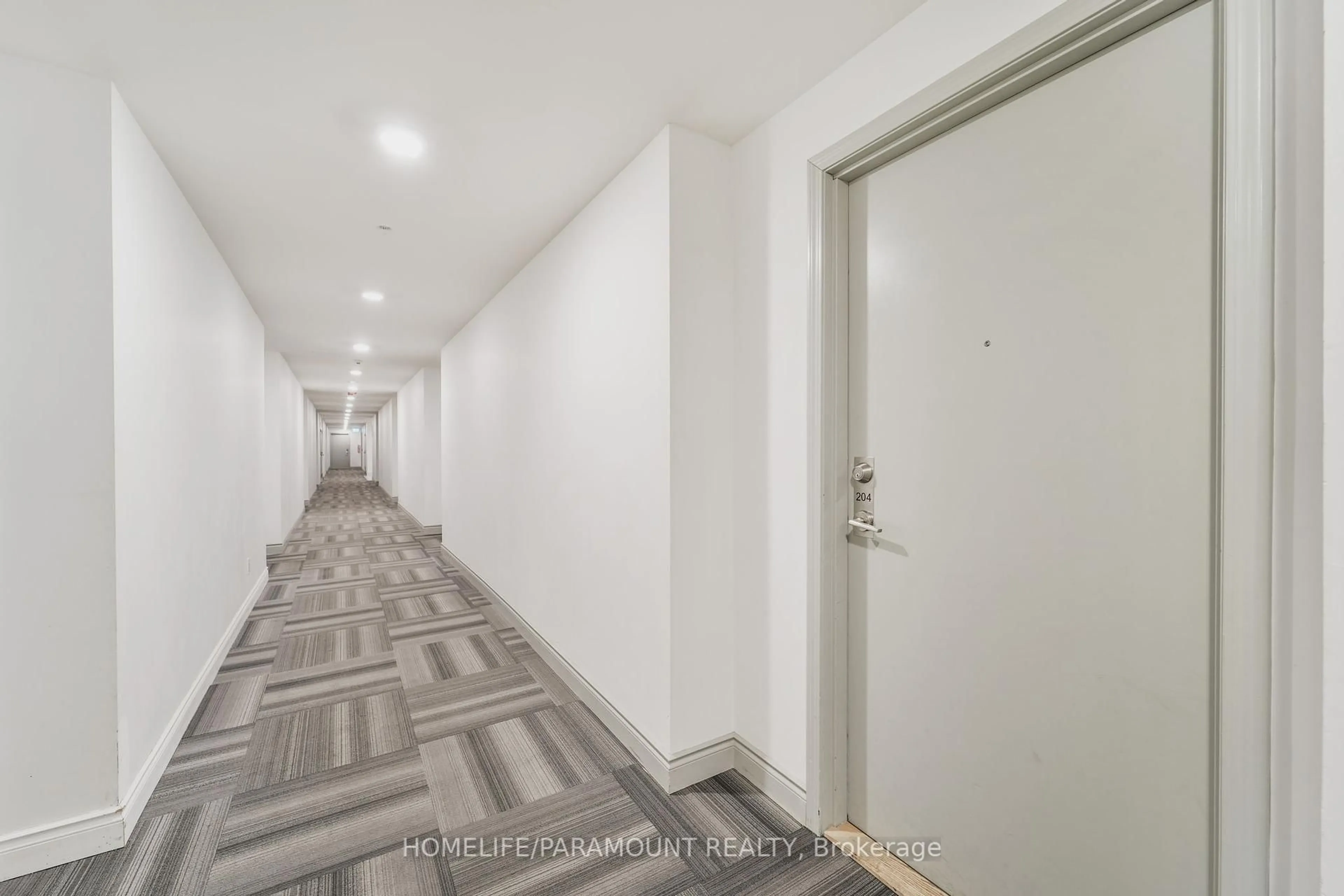 Indoor foyer for 2522 Keele St #204, Toronto Ontario M6L 2N8