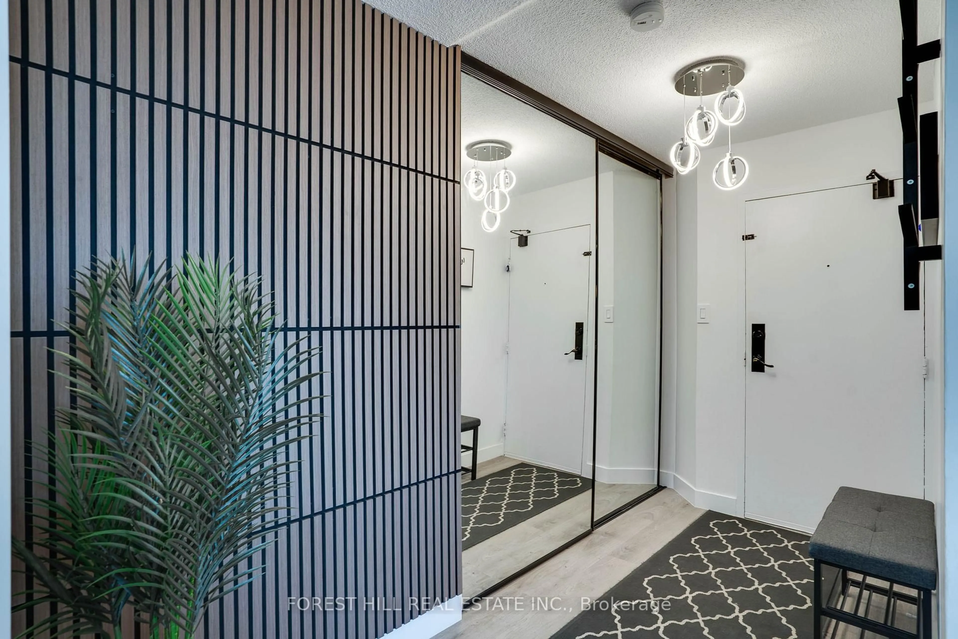 Indoor foyer for 236 Albion Rd #1811, Toronto Ontario M9W 6A6