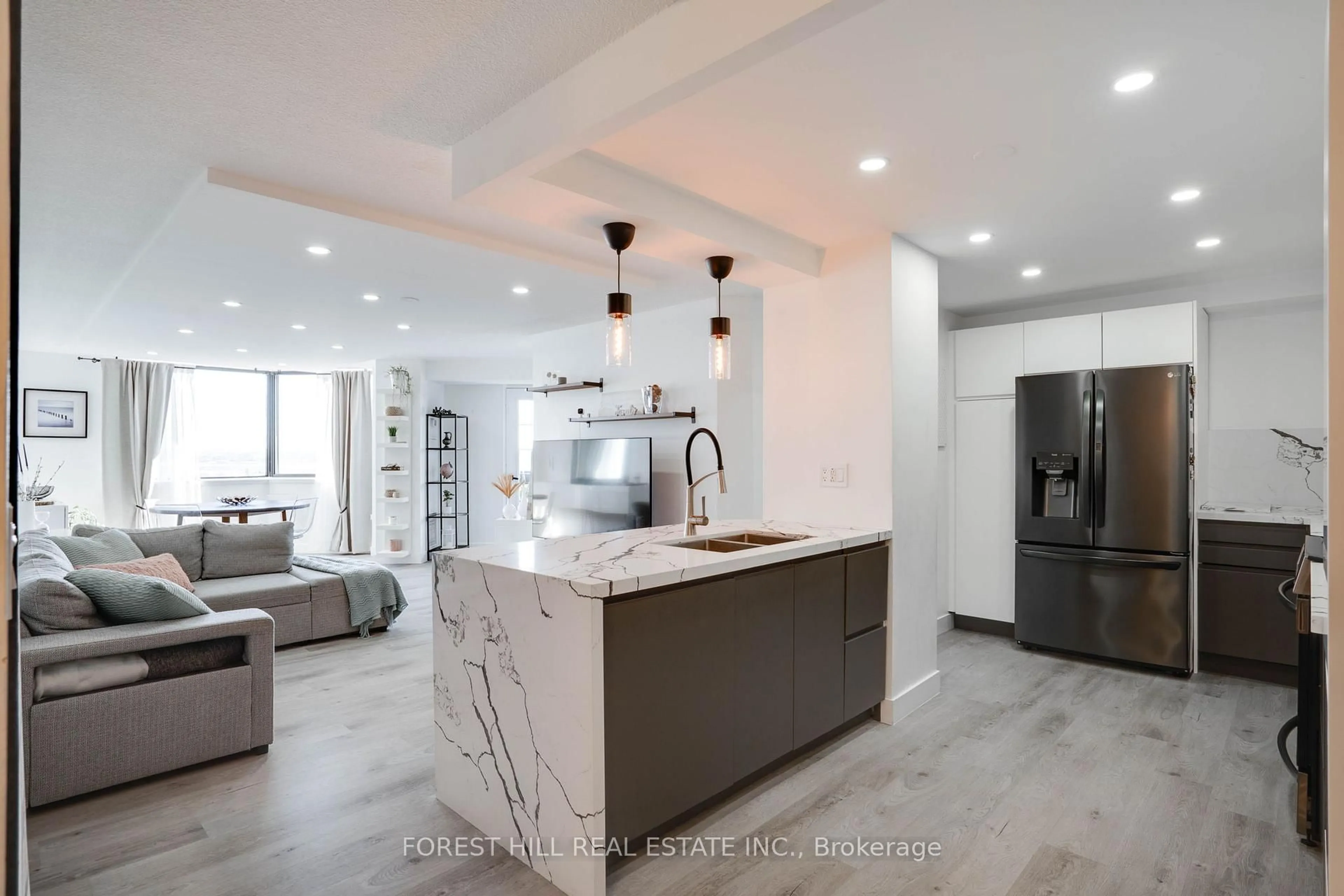 Open concept kitchen, ceramic/tile floor for 236 Albion Rd #1811, Toronto Ontario M9W 6A6