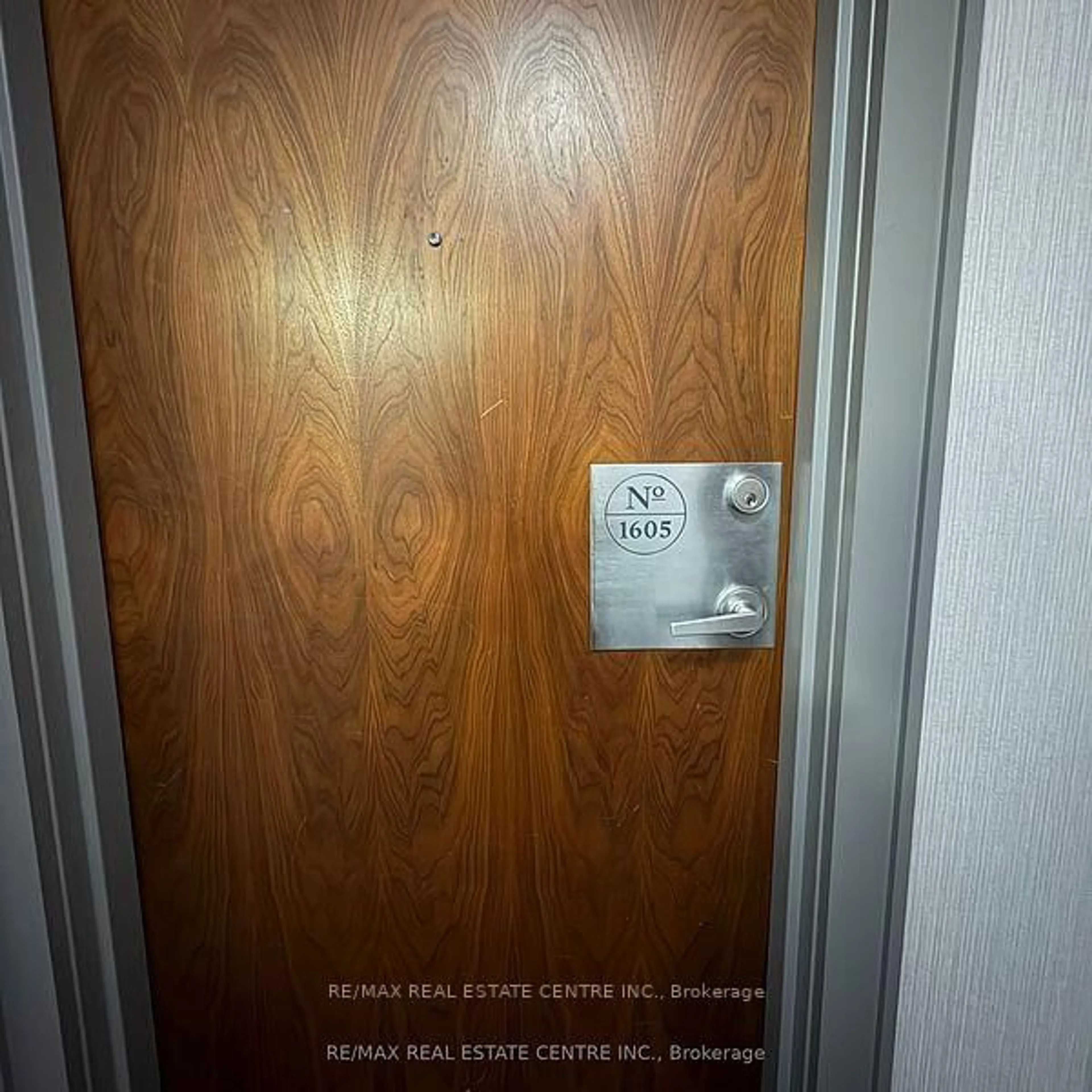 A pic of a room for 33 Elm Dr #1605, Mississauga Ontario L5B 4M2