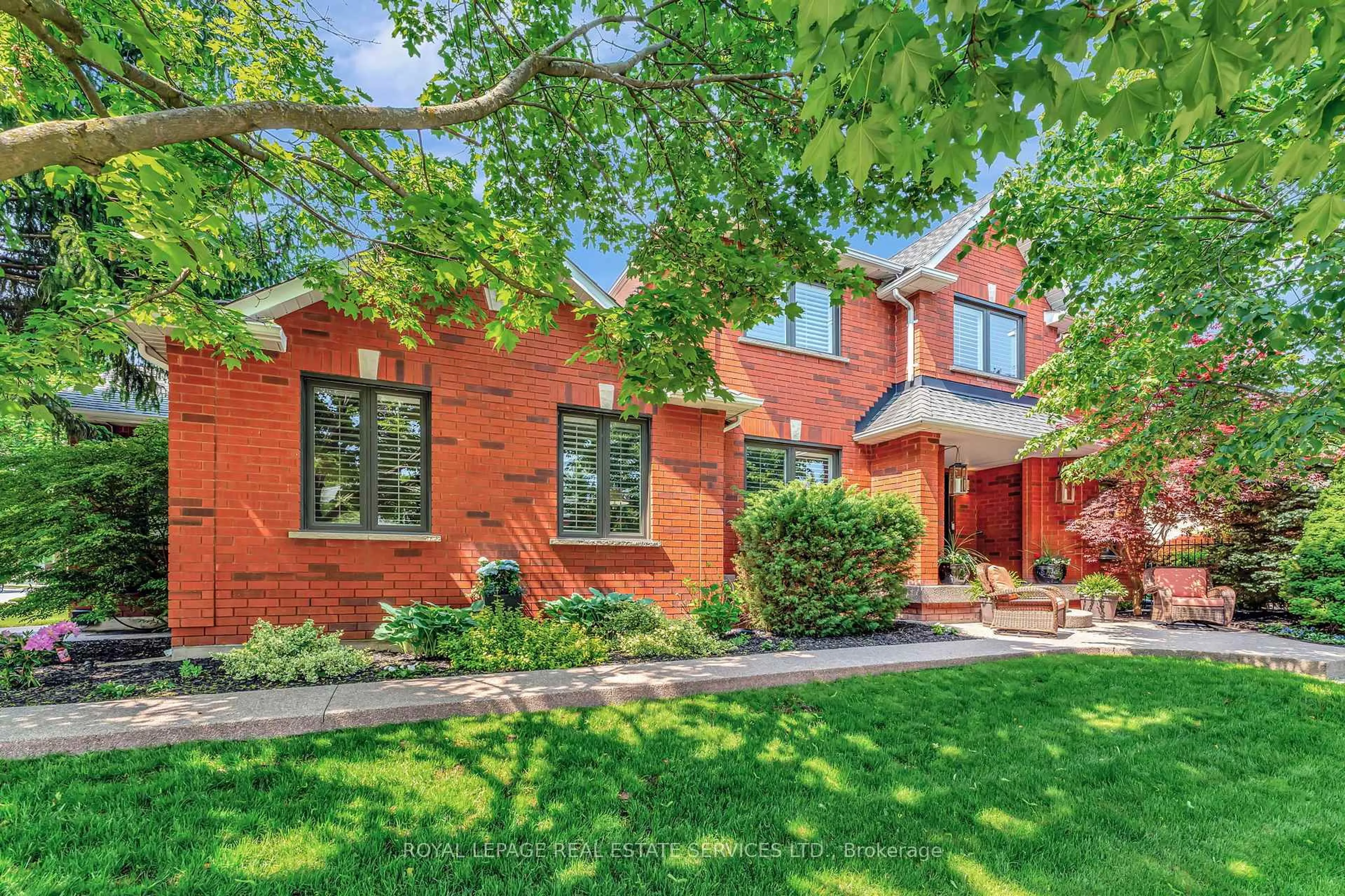 Home with brick exterior material, street for 1109 Sheltered Oak Crt, Oakville Ontario L6M 3M7