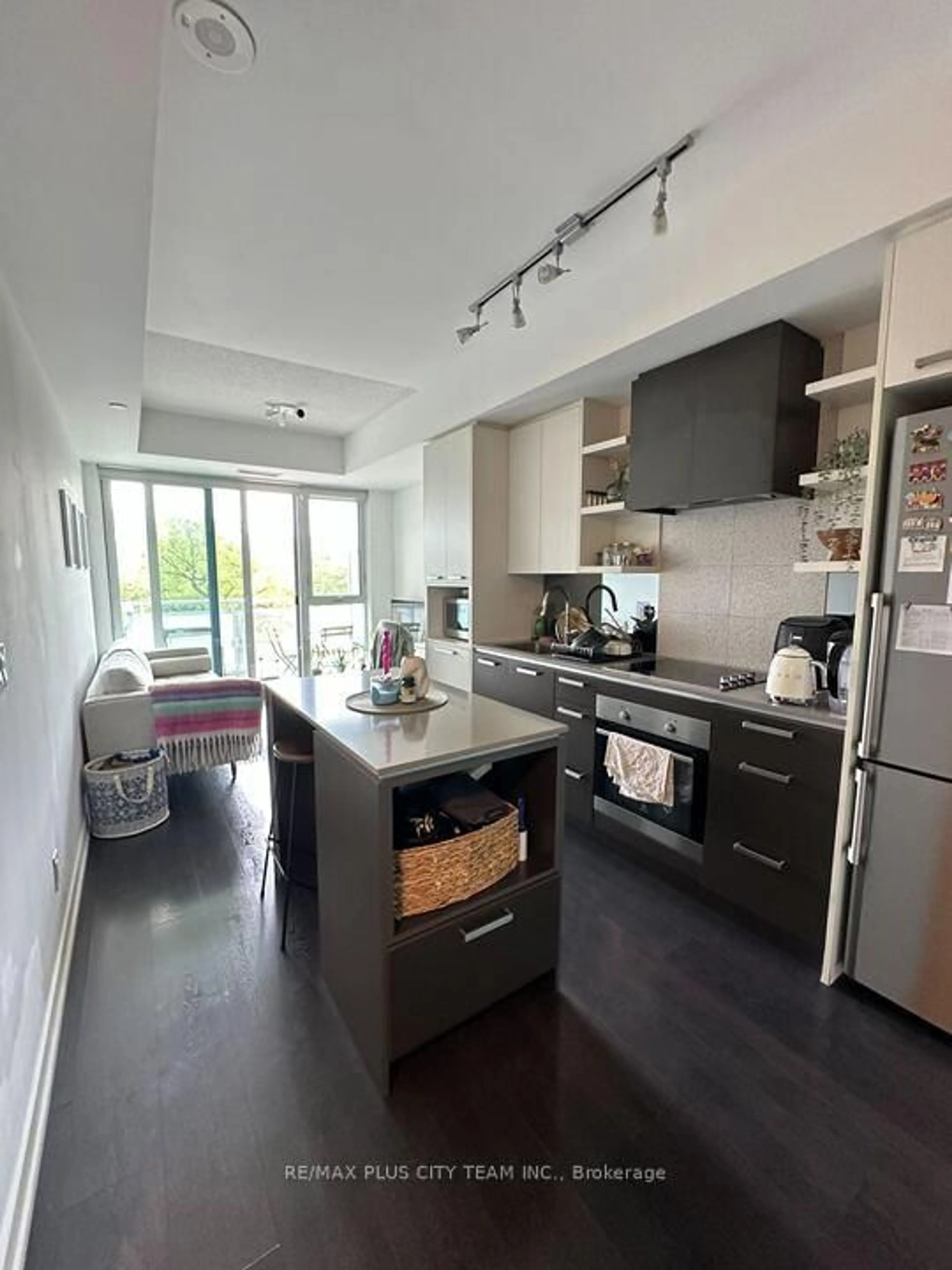 Open concept kitchen, unknown for 1830 Bloor St #515, Toronto Ontario M6P 0A2