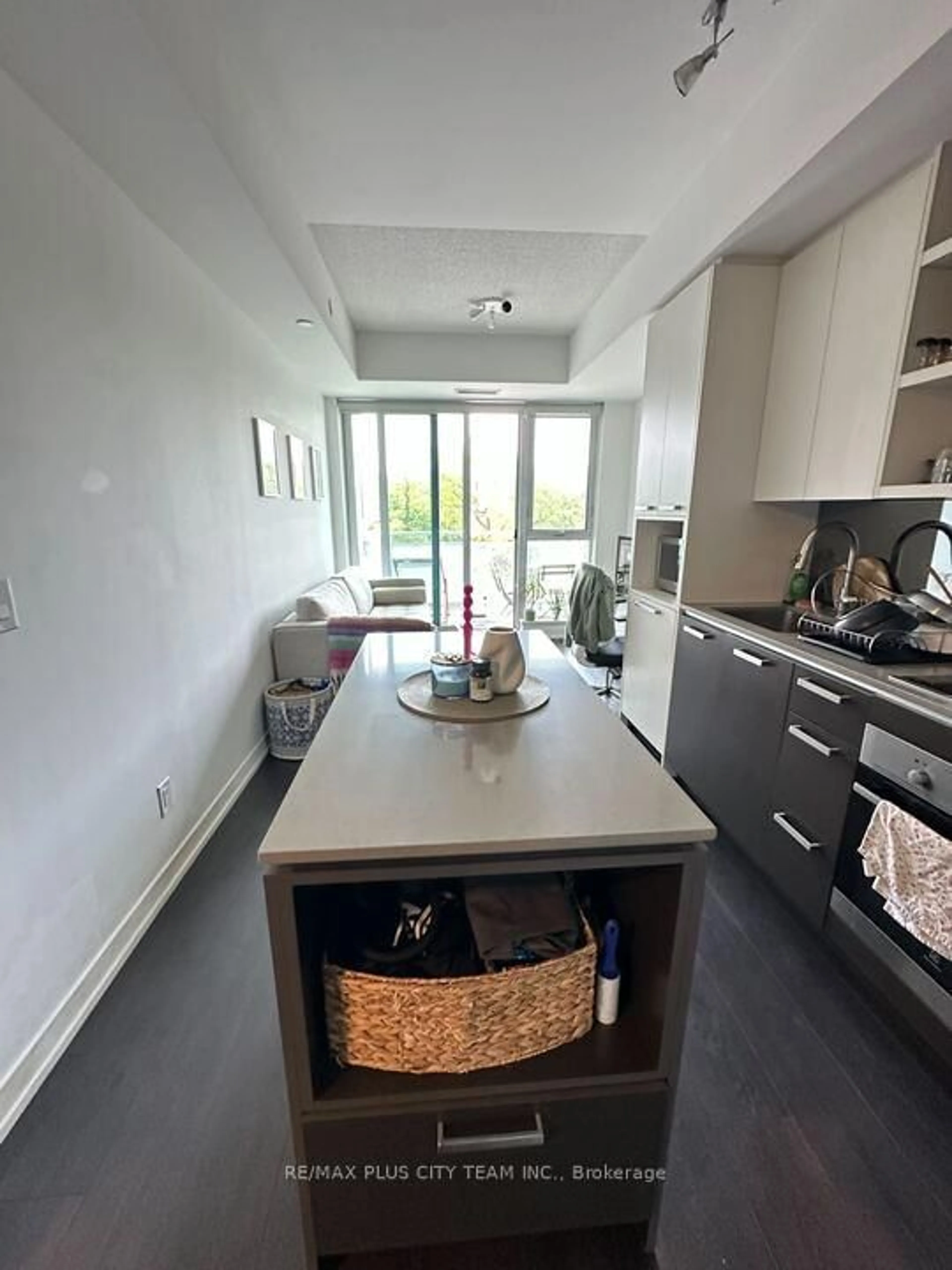 Unknown for 1830 Bloor St #515, Toronto Ontario M6P 0A2
