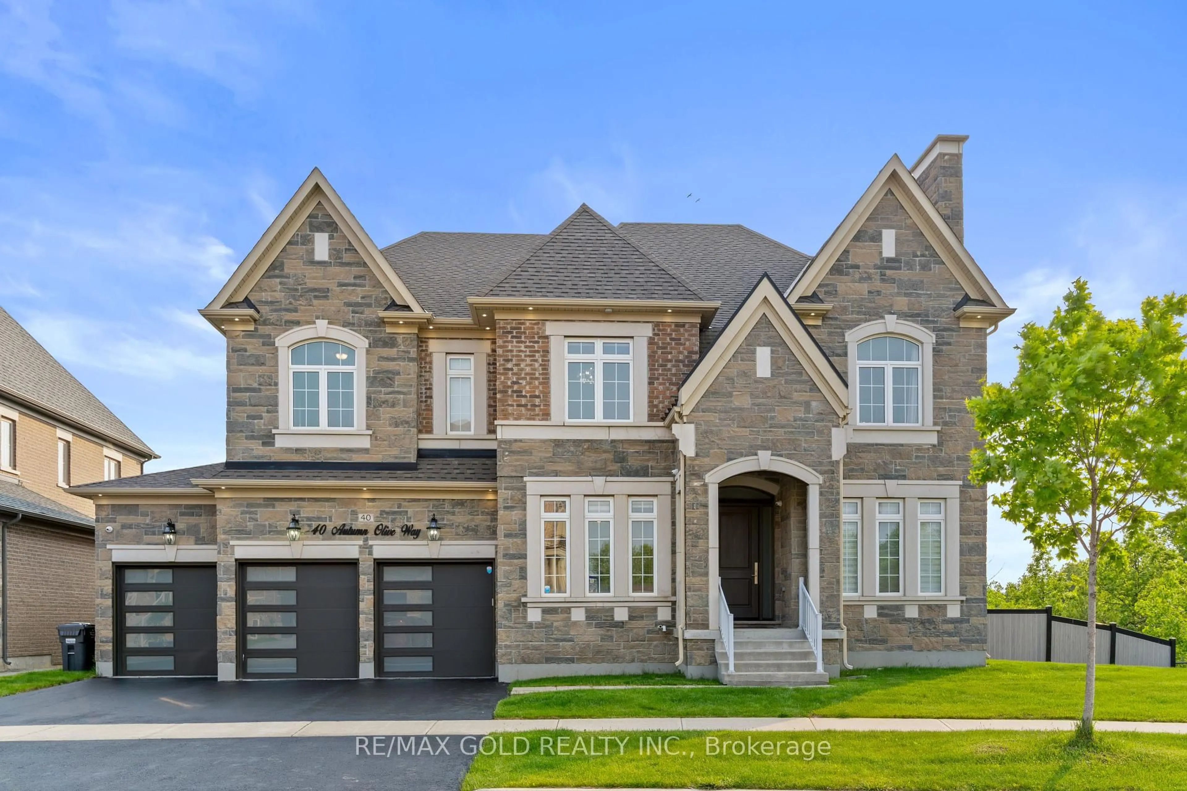 Home with brick exterior material, street for 40 Autumn Olive Way, Brampton Ontario L6P 4Z3