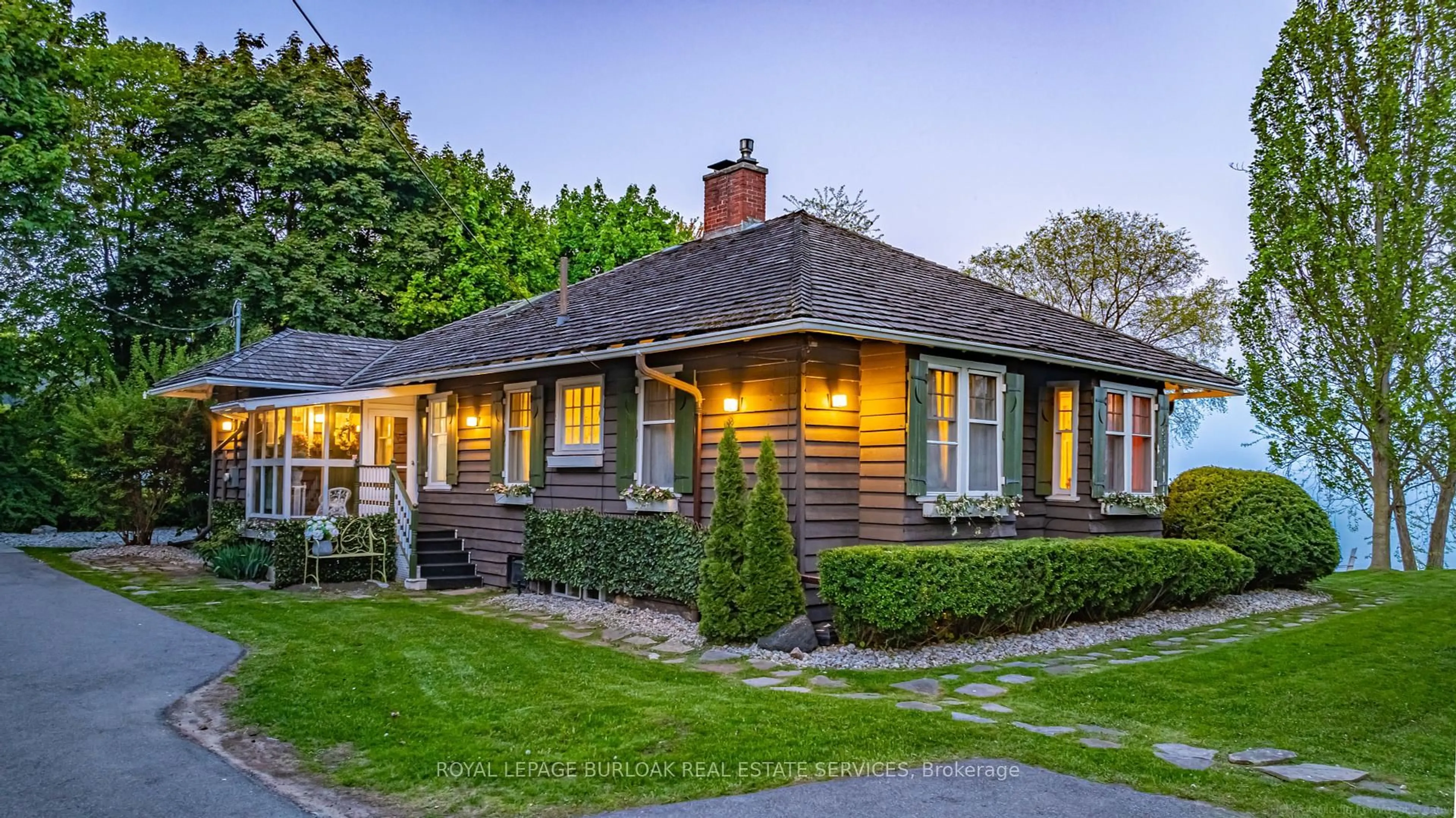 Unknown for 227 Green St, Burlington Ontario L7R 0B1