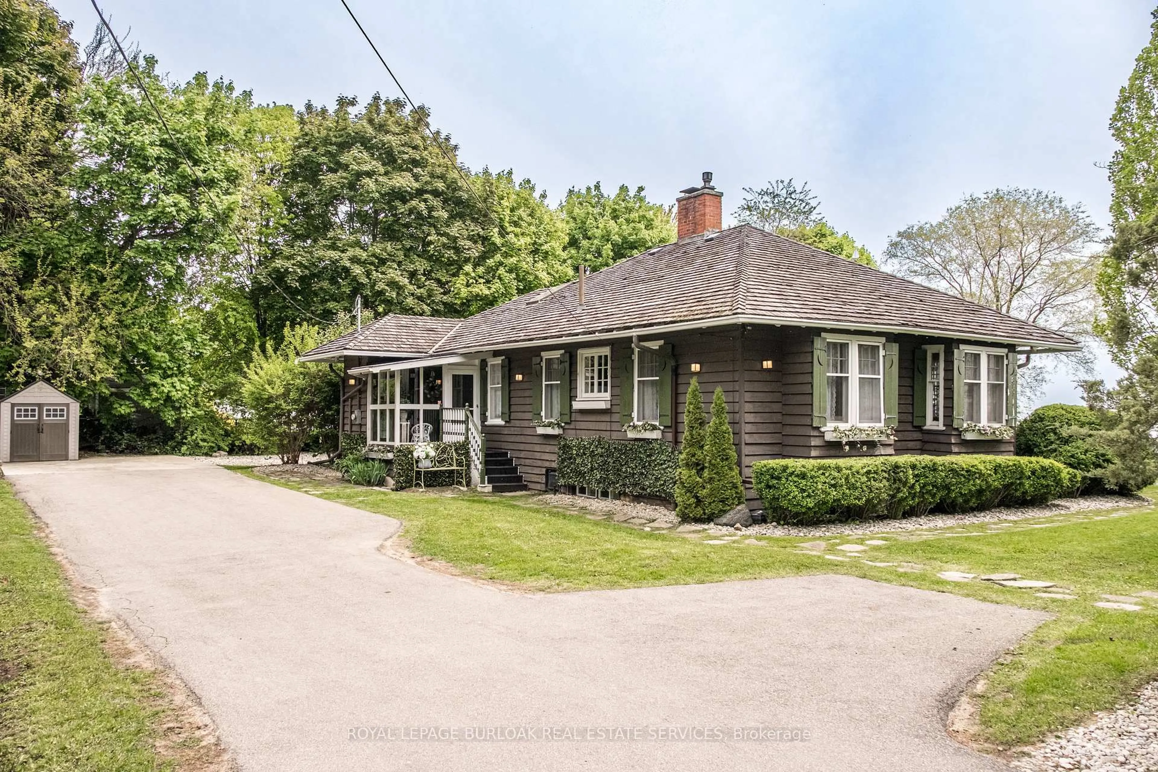 Unknown for 227 Green St, Burlington Ontario L7R 0B1