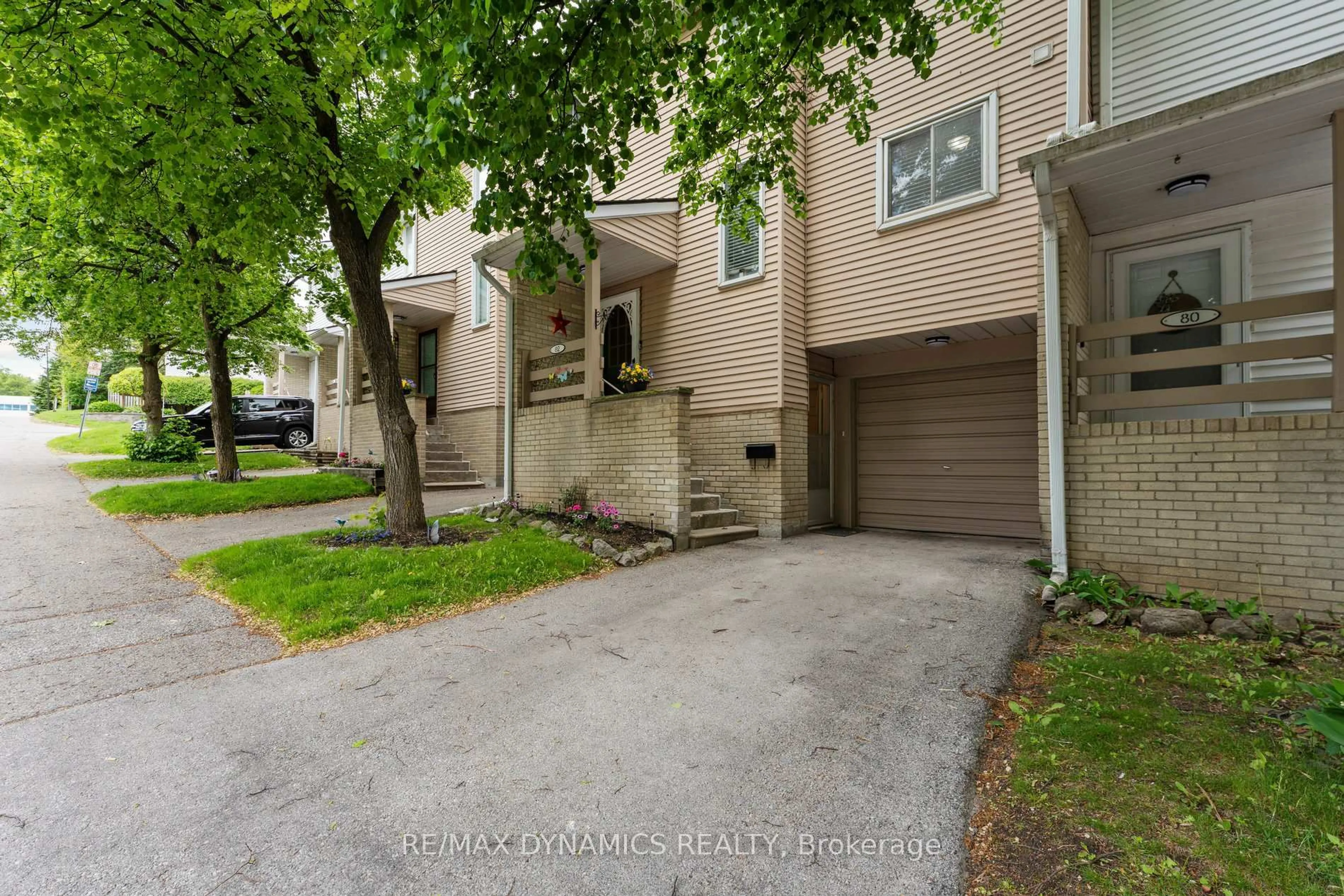 Unknown for 82 Lynden Circ, Halton Hills Ontario L7G 4Y8