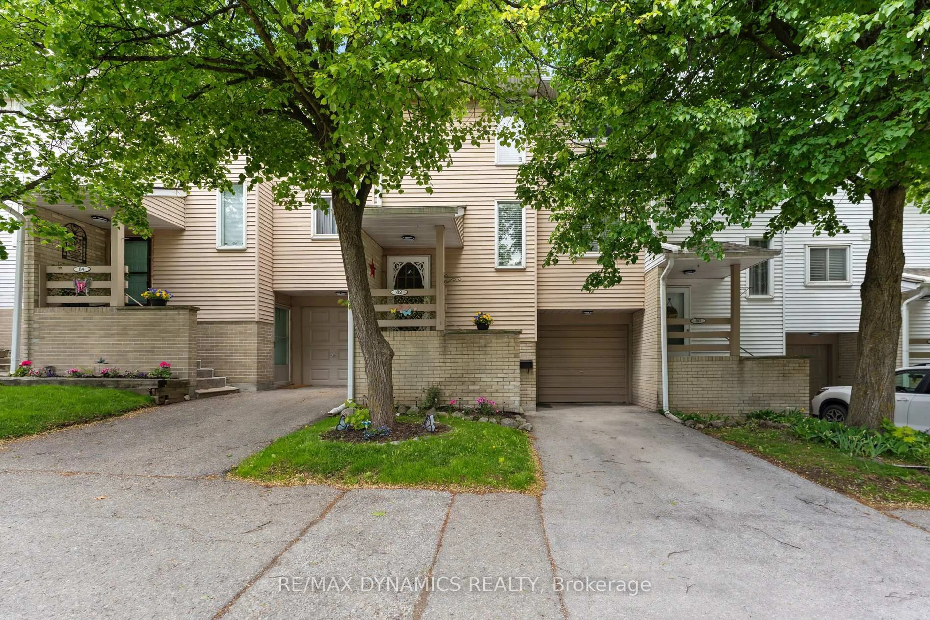 Unknown for 82 Lynden Circ, Halton Hills Ontario L7G 4Y8