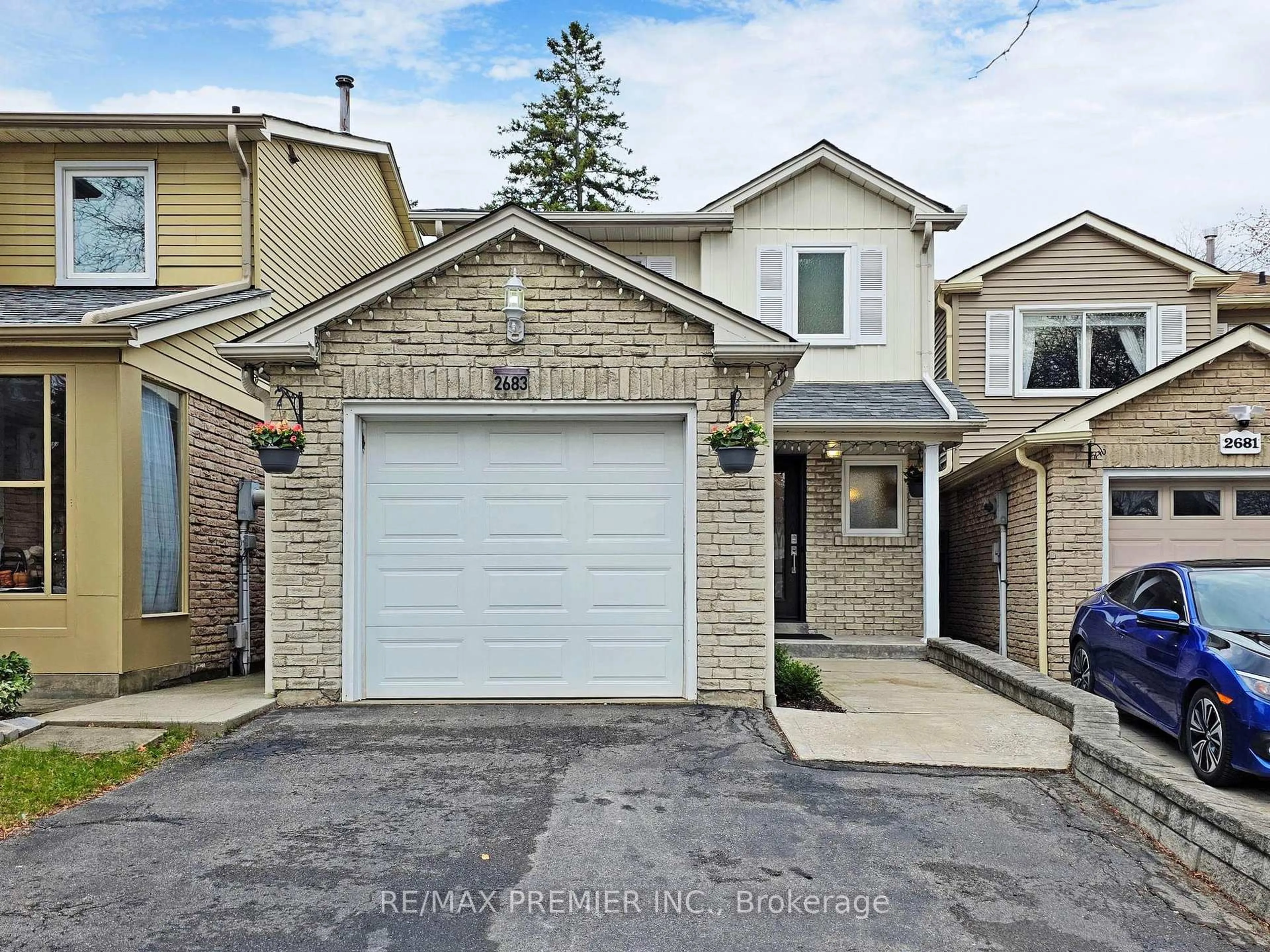 Home with brick exterior material, street for 2683 Romark Mews, Mississauga Ontario L5L 2Z4