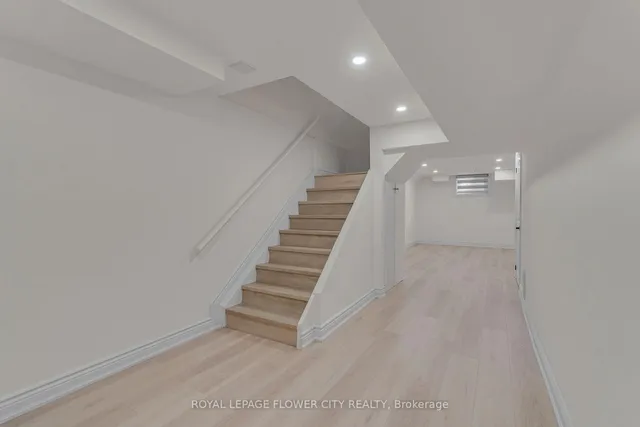 Additional image 33 of 73 CARISBROOKE Crt Unit 73
