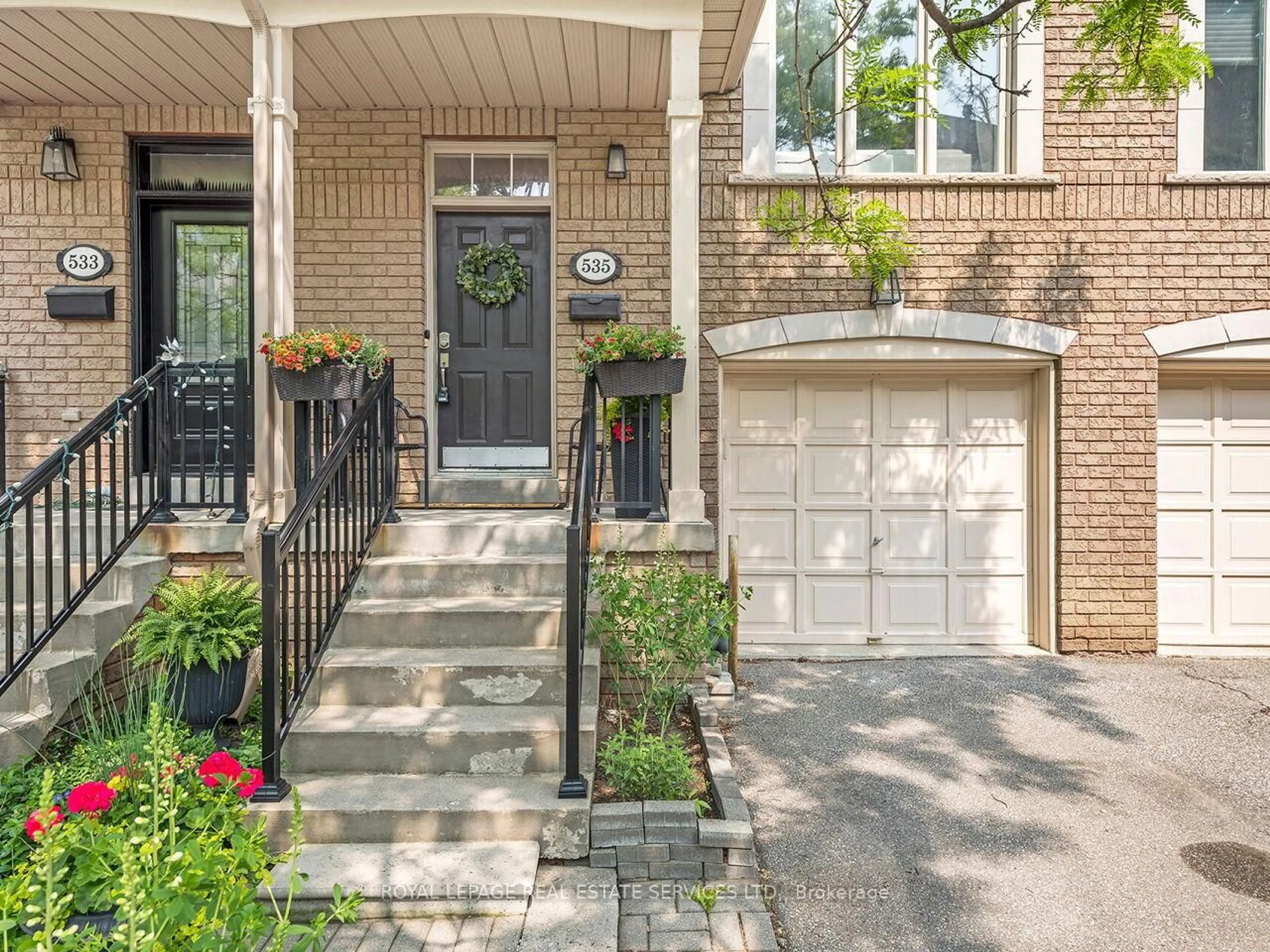 Home with brick exterior material, street for 535 Oxford St, Toronto Ontario M8Y 4H2