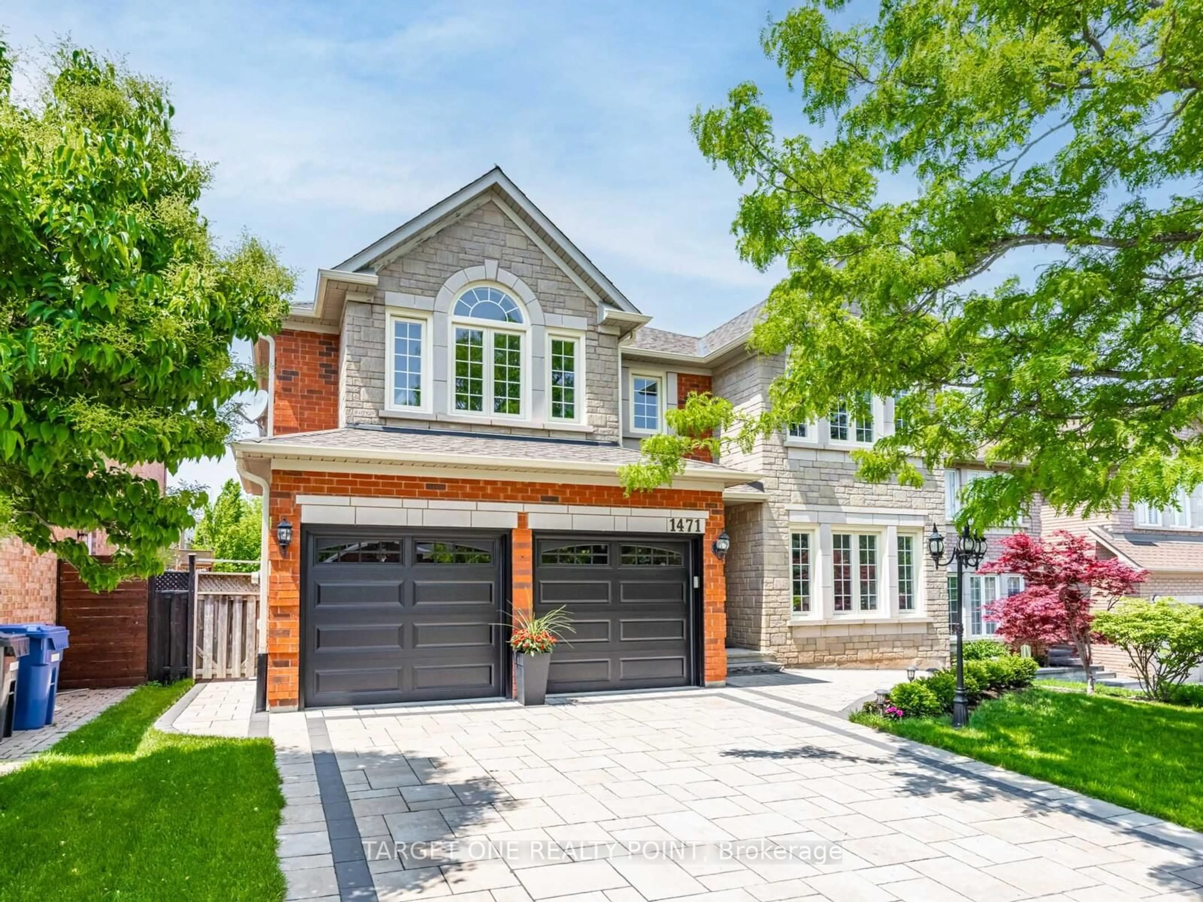 Home with brick exterior material, street for 1471 Creekwood Tr, Oakville Ontario L6H 6E6