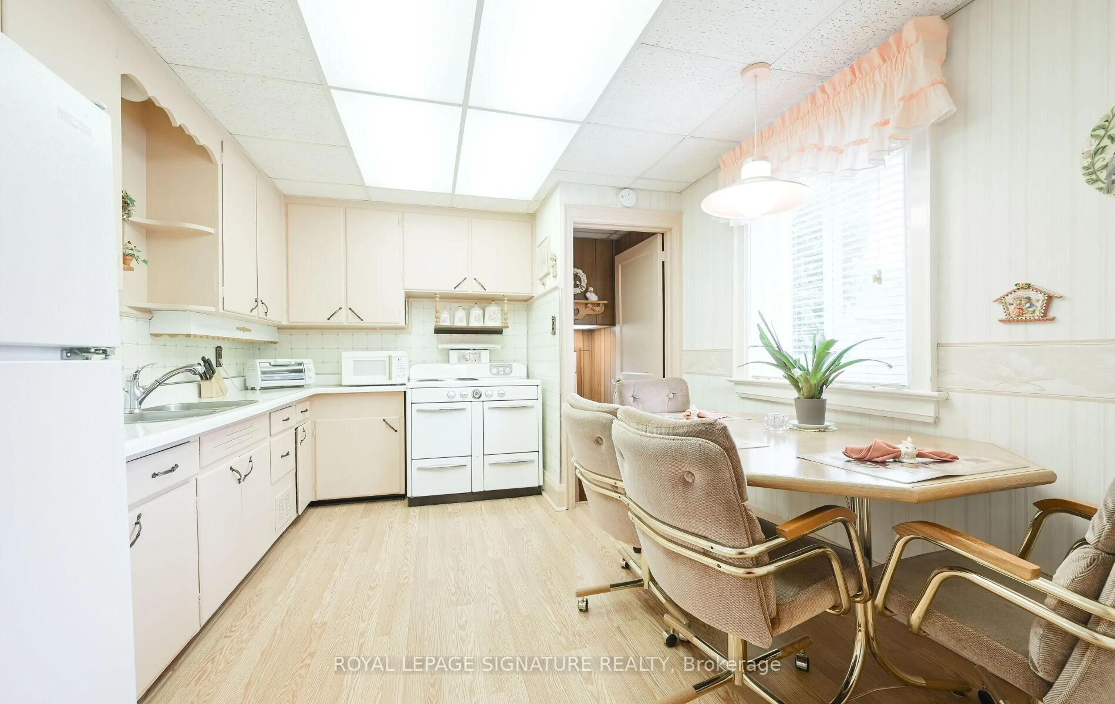 Unknown for 143 William St, Toronto Ontario M9N 2G9