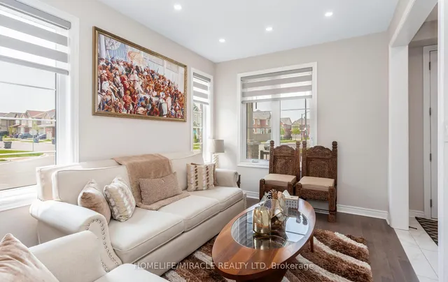 Additional property image - 35 Farringdon Cres