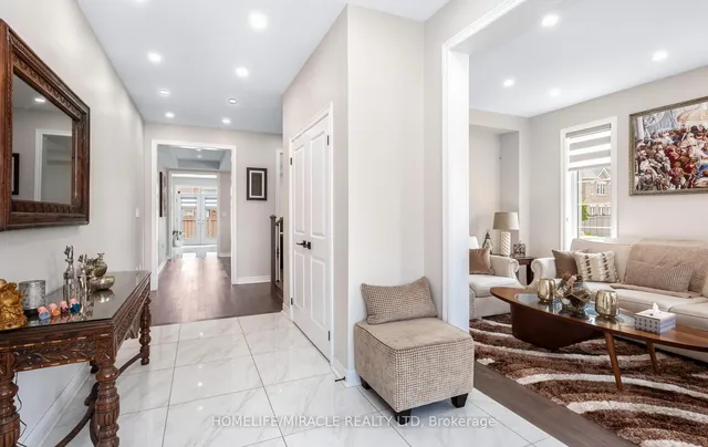 Additional property image - 35 Farringdon Cres