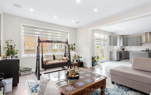 Additional property image - 35 Farringdon Cres