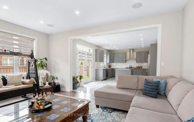 Additional property image - 35 Farringdon Cres