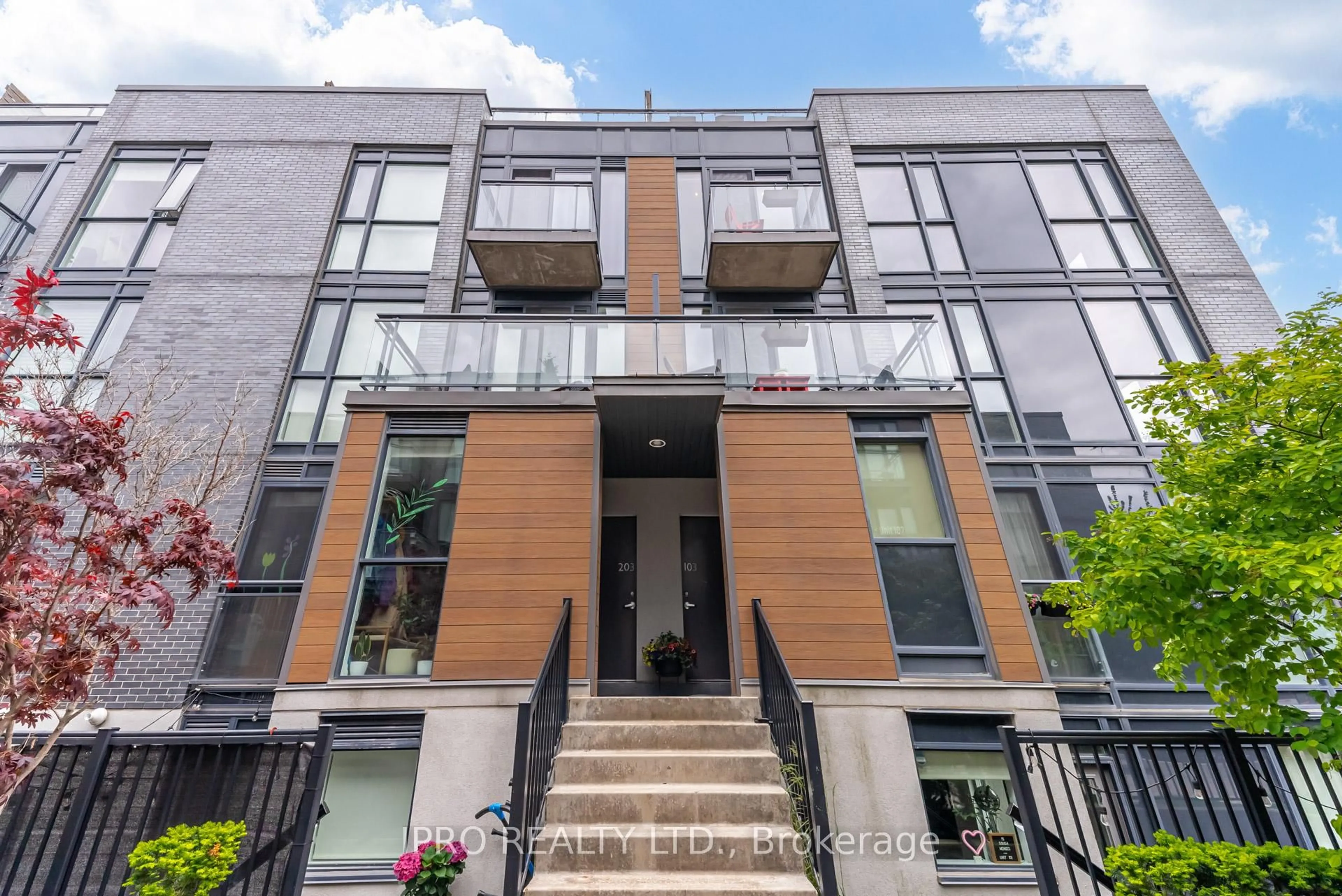 Unknown for 15 Sousa Mendes St #103, Toronto Ontario M6P 0A9