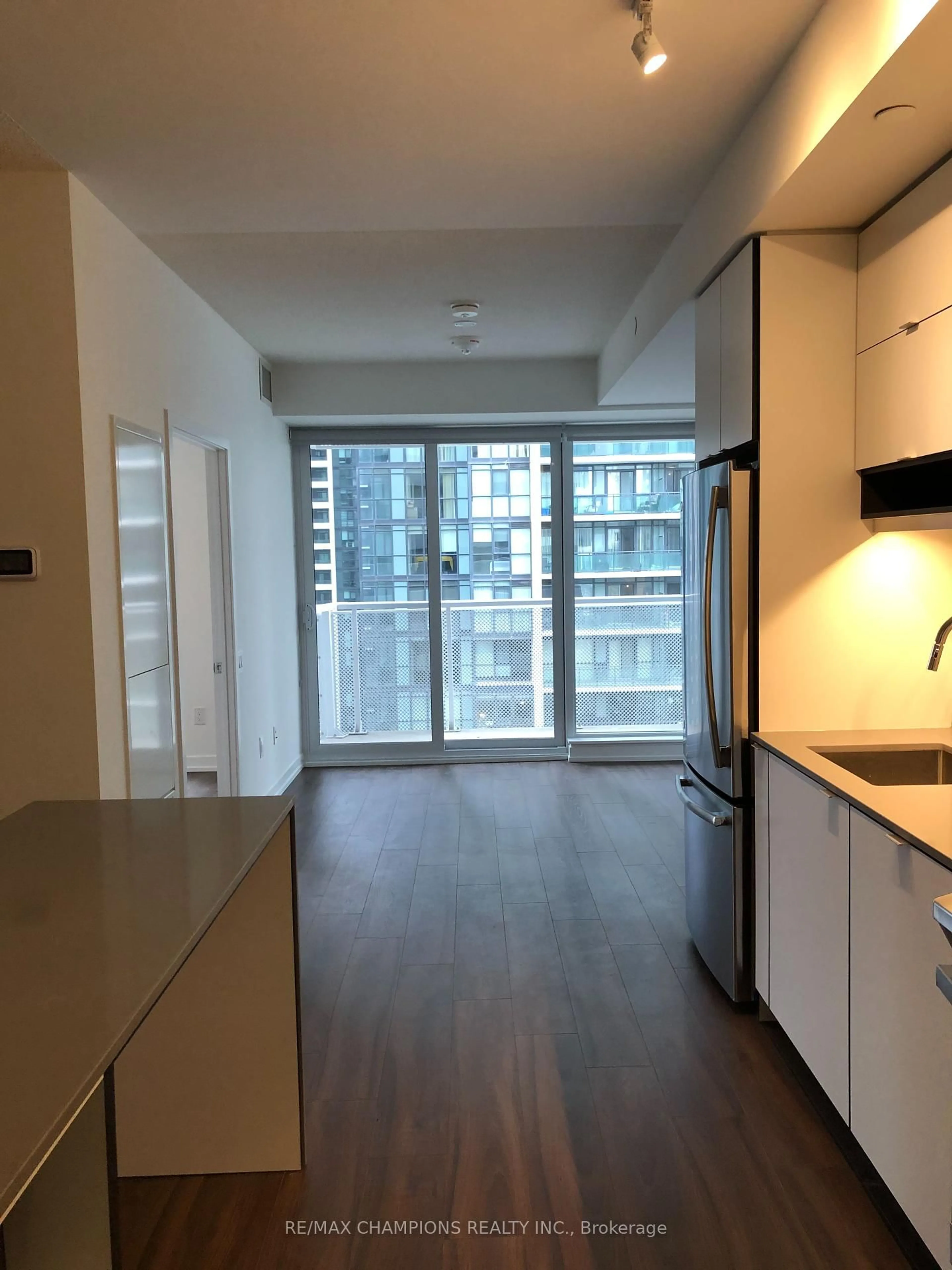 Unknown for 4065 Confederation Pkwy #1402, Mississauga Ontario L5B 0L4