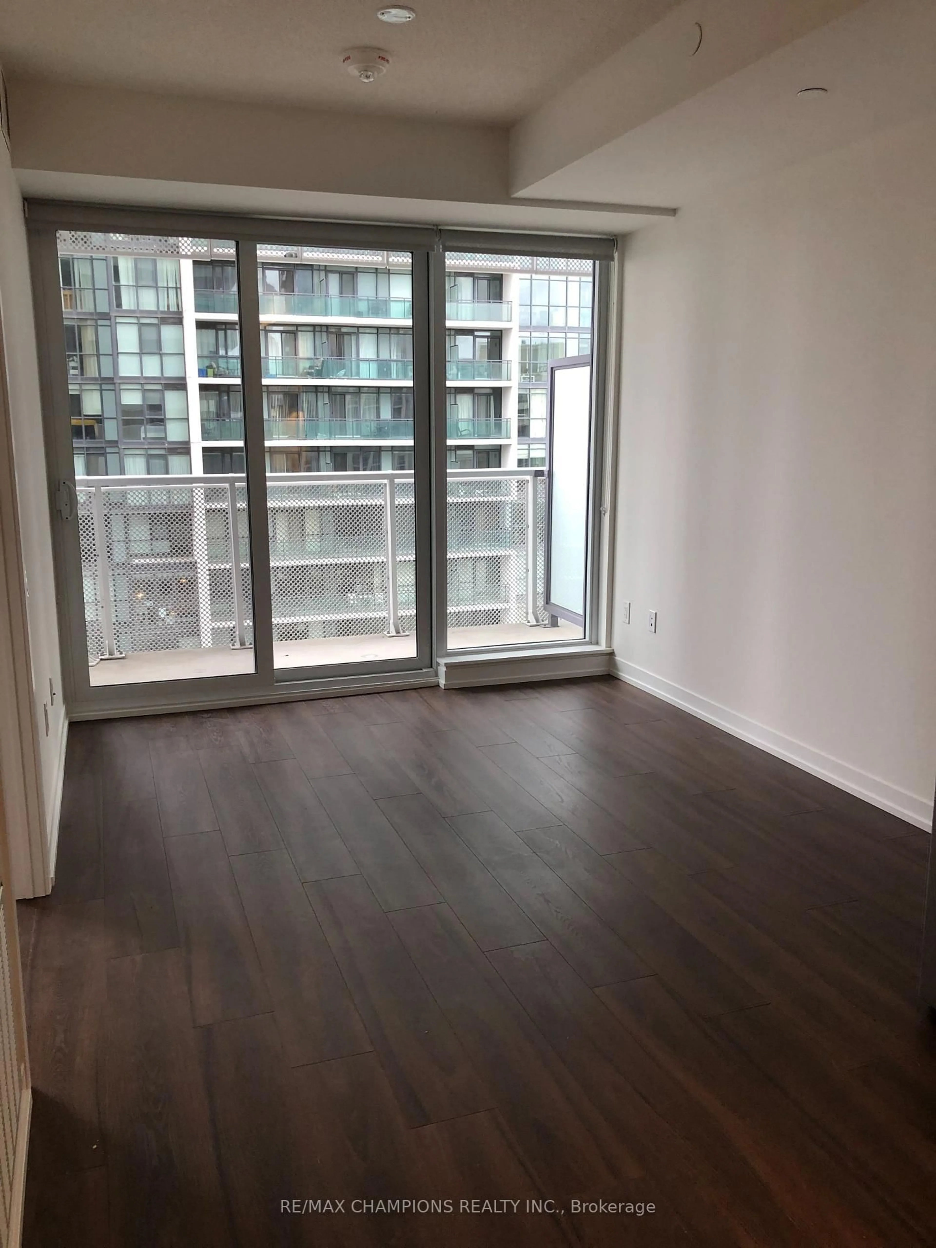 A pic of a room for 4065 Confederation Pkwy #1402, Mississauga Ontario L5B 0L4