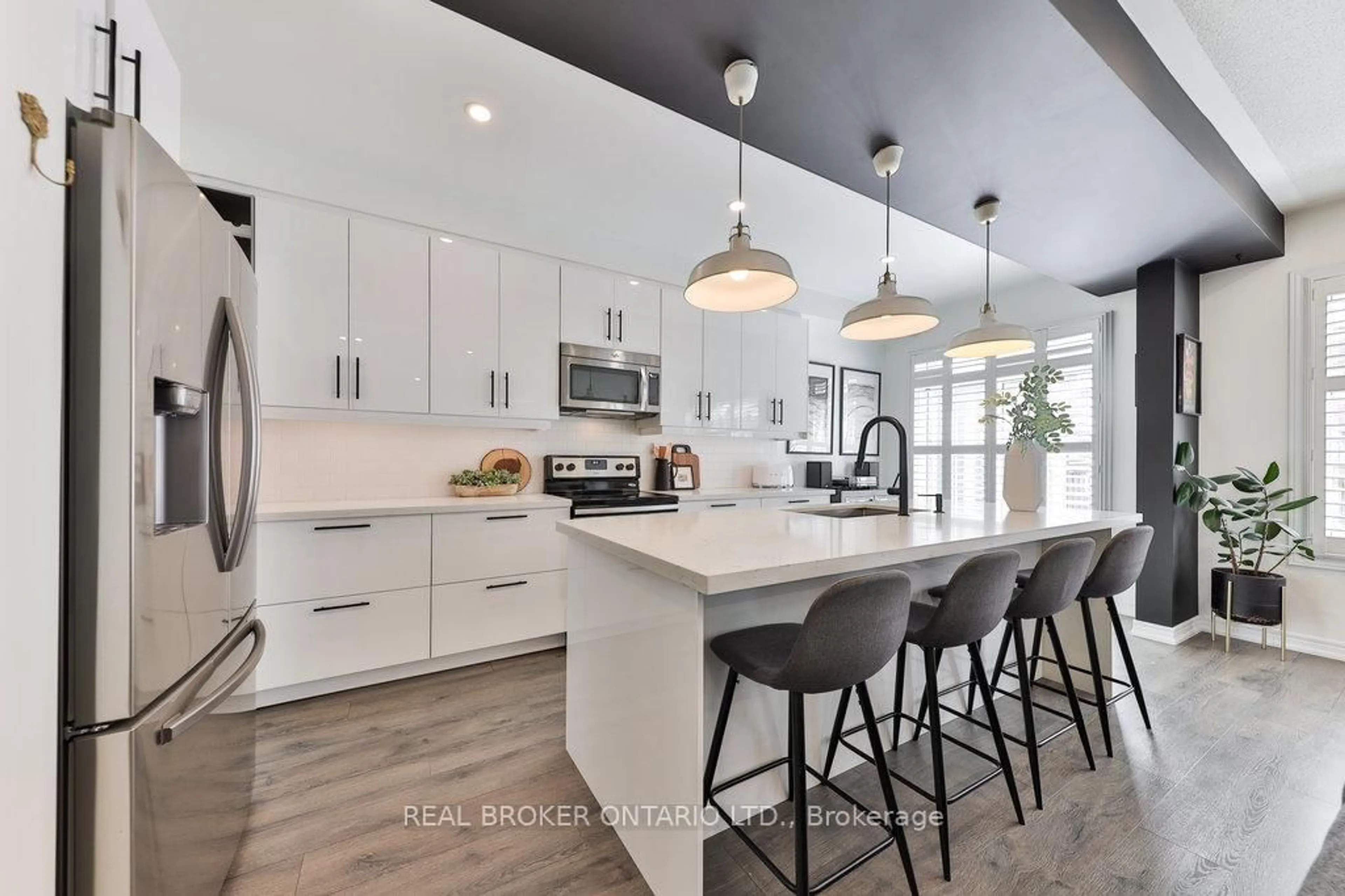 Open concept kitchen, unknown for 1456 Haws Cres, Milton Ontario L9T 8V2