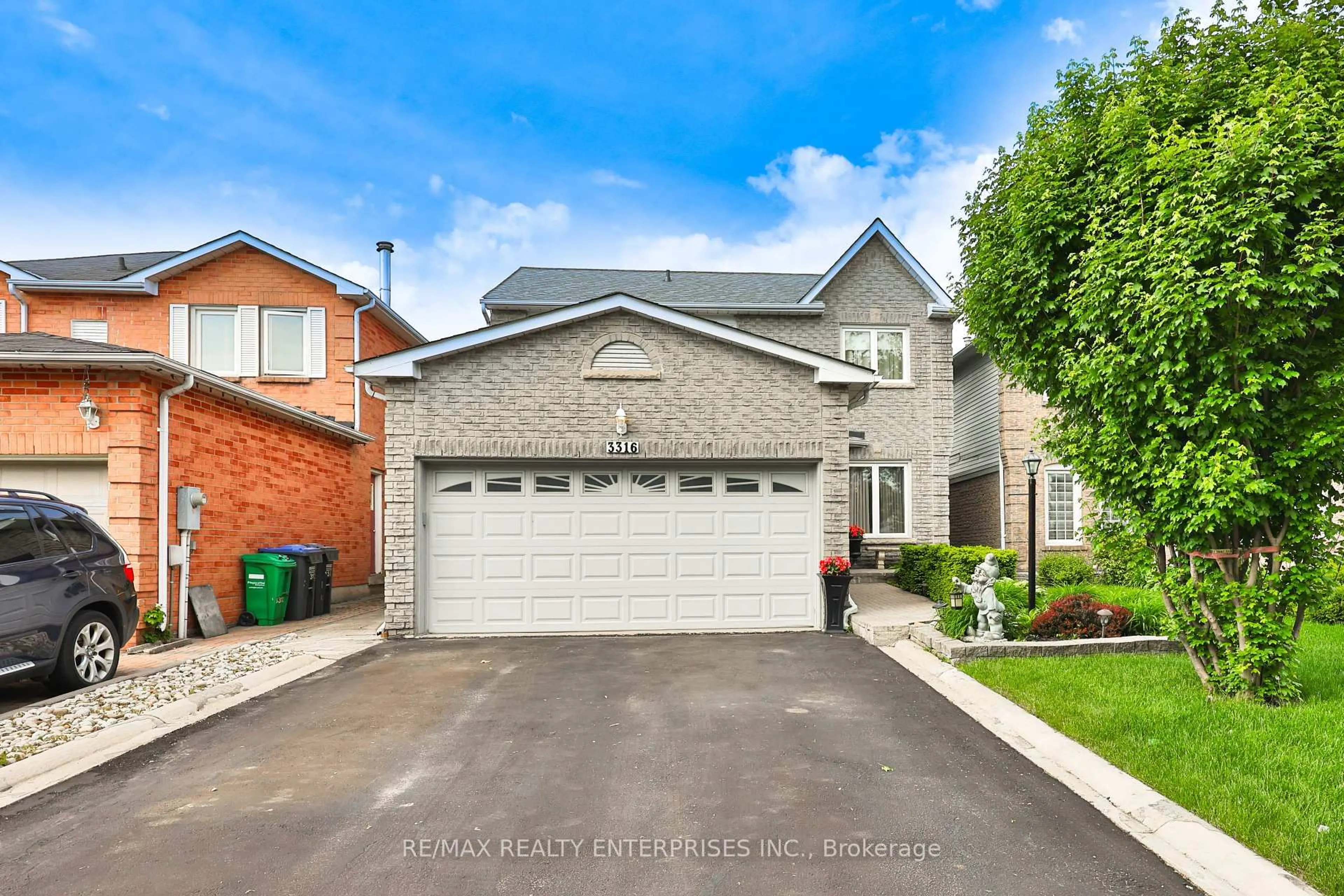 Home with brick exterior material, street for 3316 Flower Patch Crt, Mississauga Ontario L5N 6B2