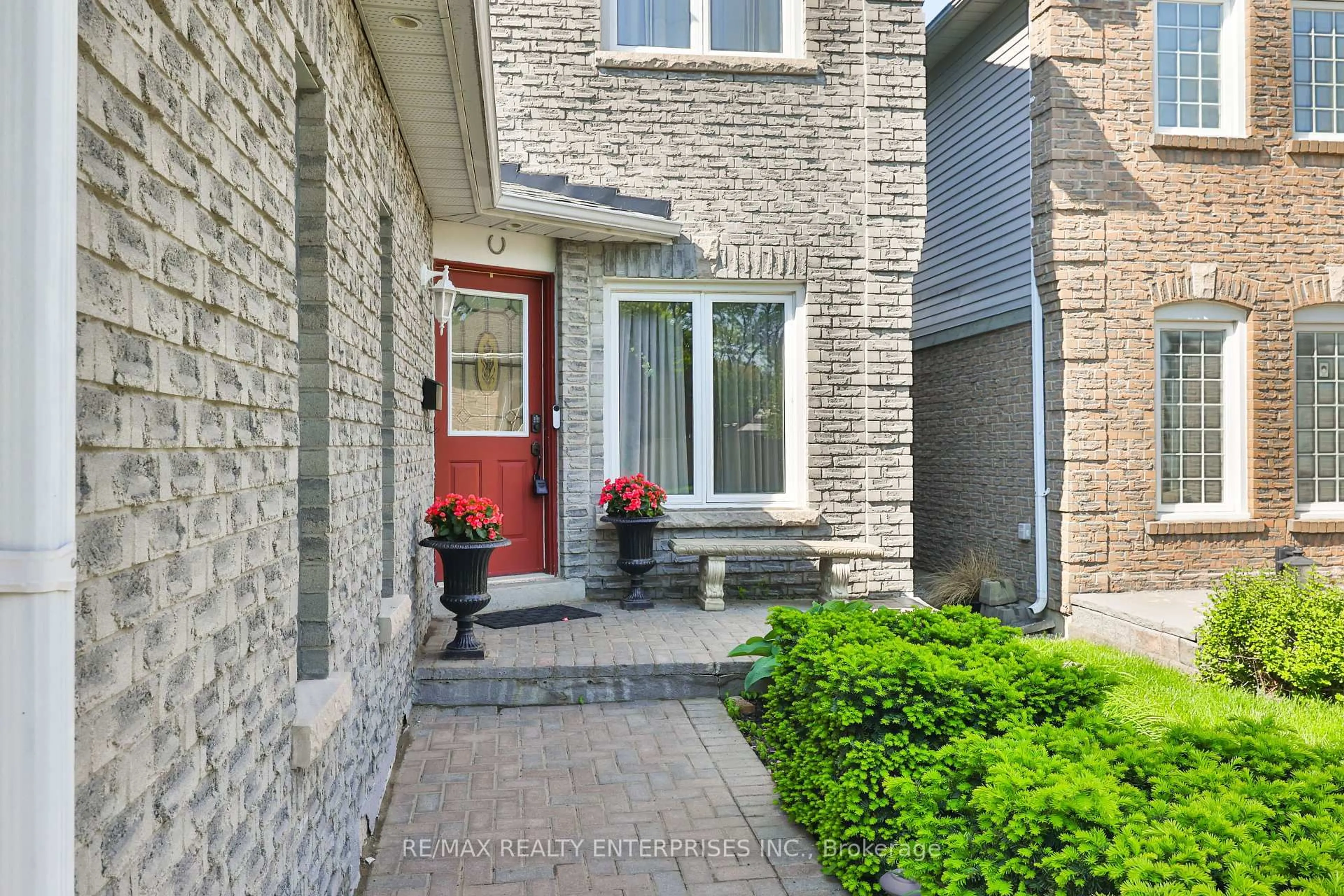 Home with brick exterior material, street for 3316 Flower Patch Crt, Mississauga Ontario L5N 6B2