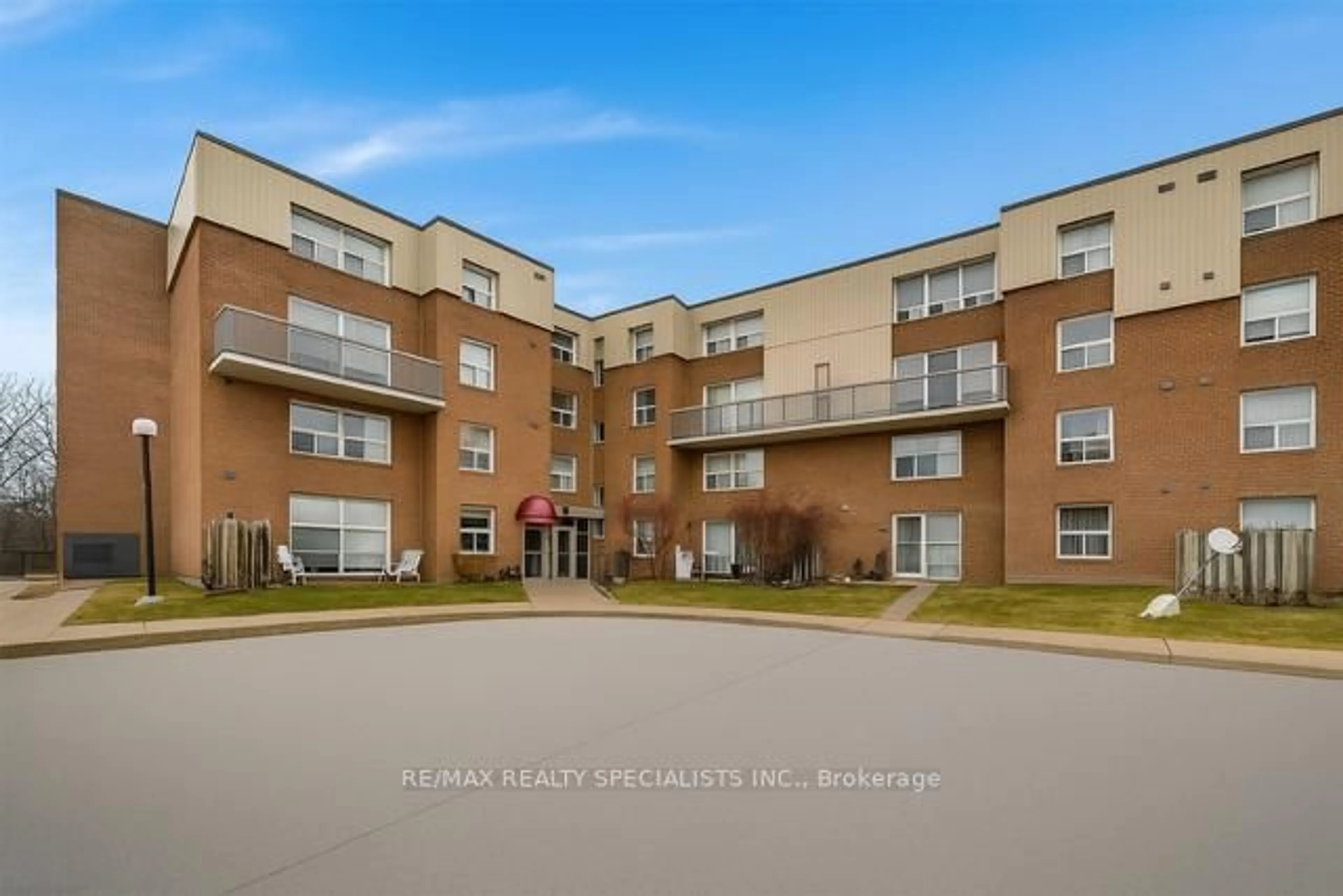 Unknown for 1055B Forestwood Dr #125, Mississauga Ontario L5C 2T8