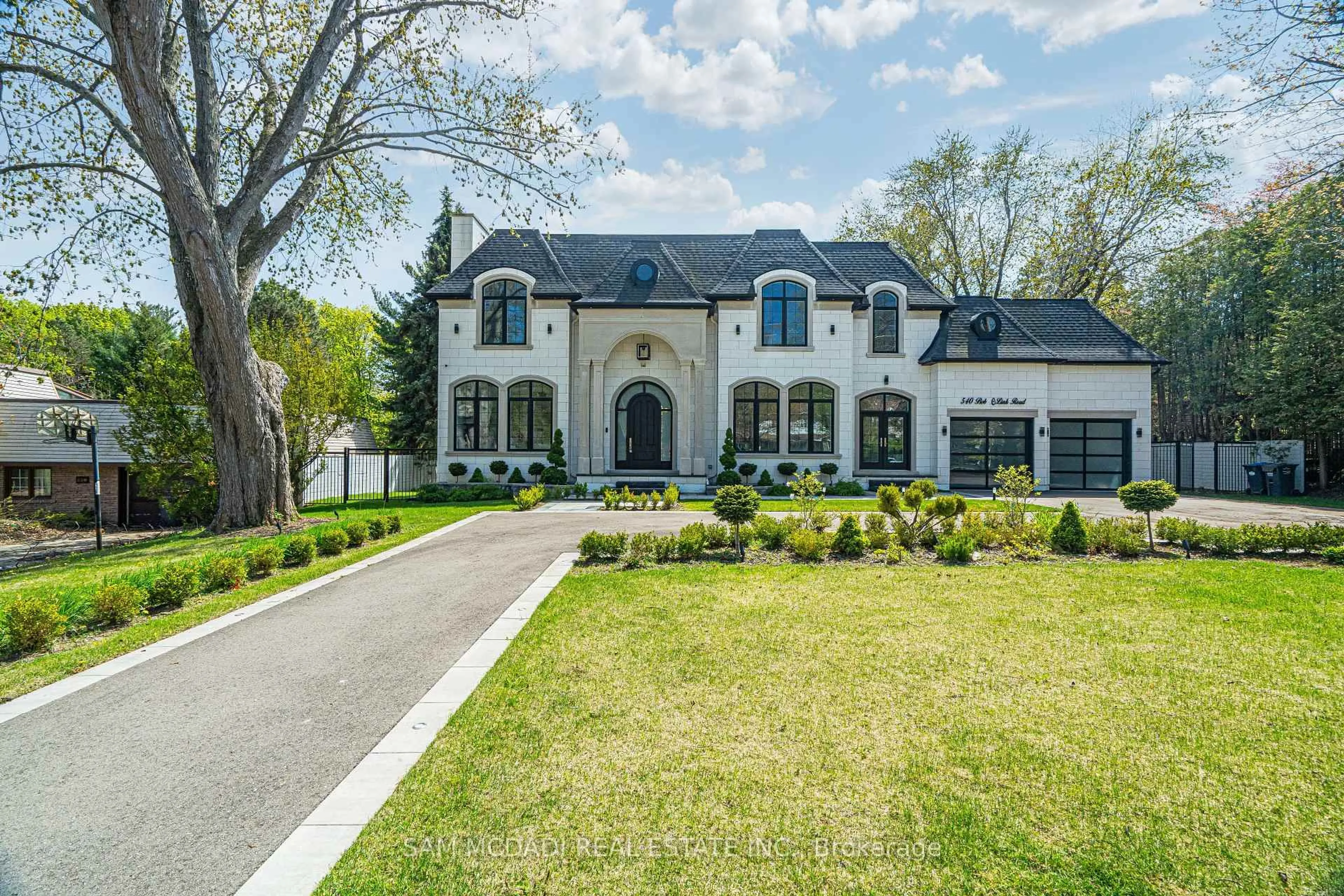 Home with brick exterior material, street for 540 Bob O Link Rd, Mississauga Ontario L5J 2P4