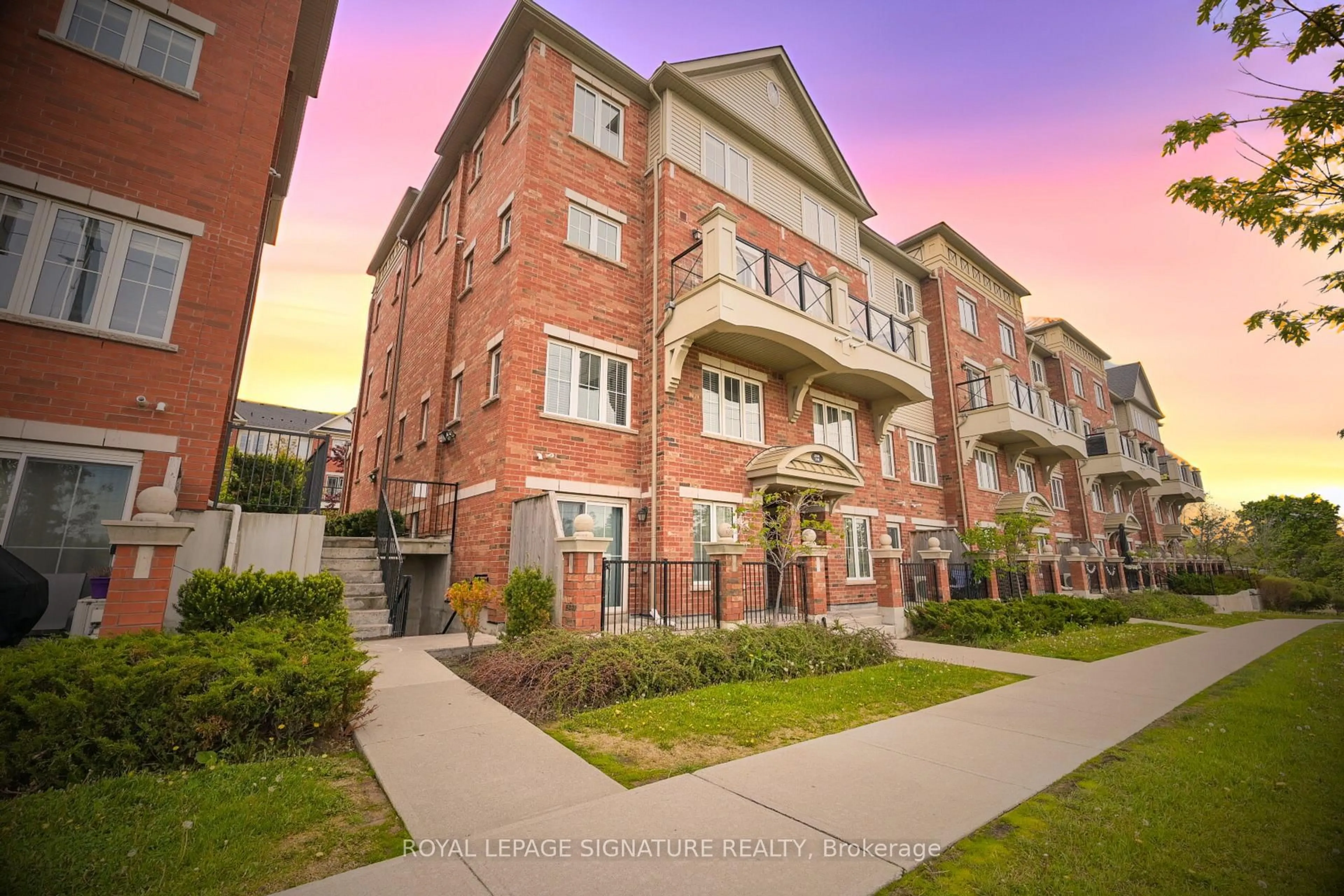 A pic from outside/outdoor area/front of a property/back of a property/a pic from drone, street for 2508 Post Rd #11, Oakville Ontario L6J 0J2