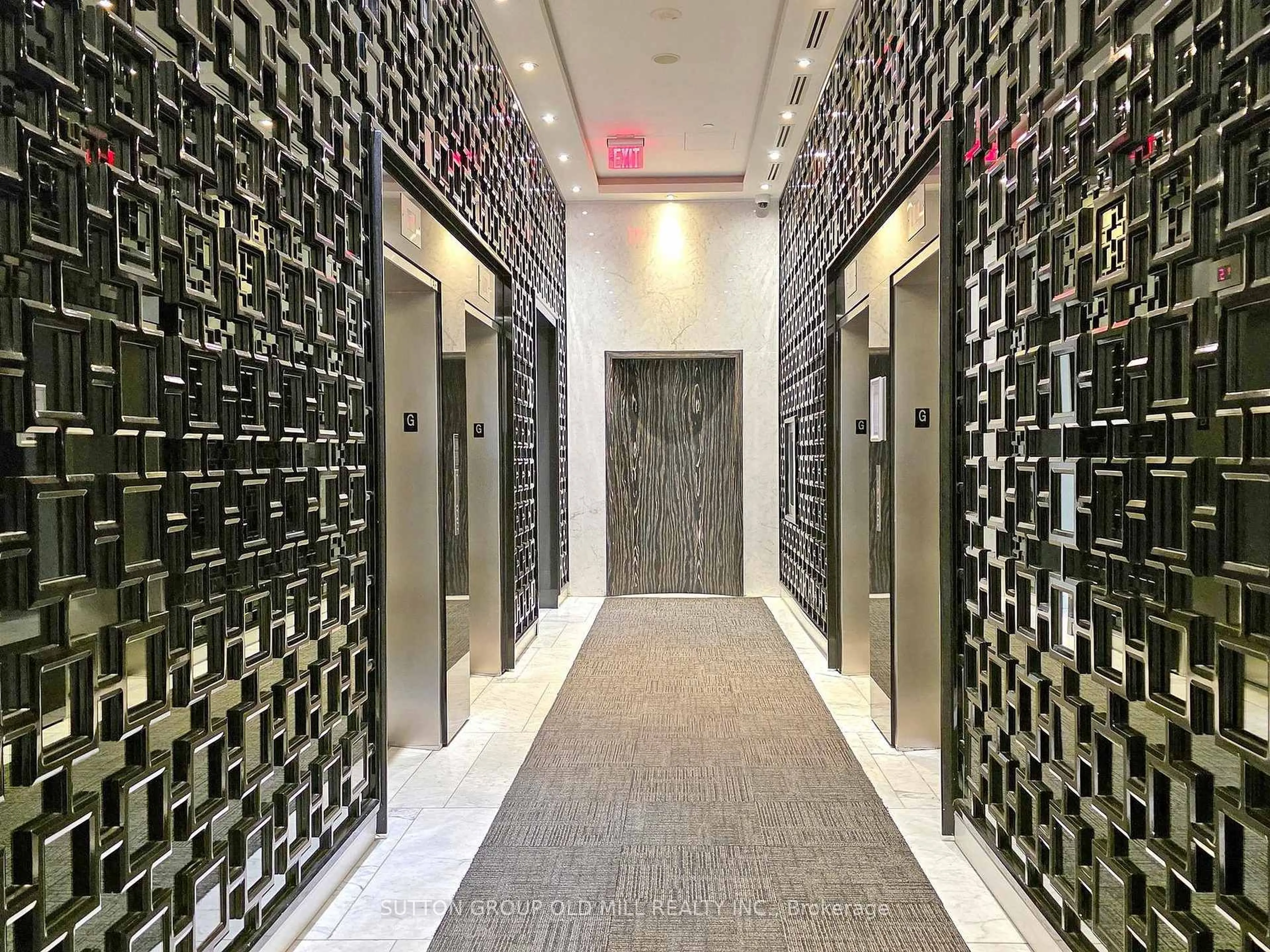 Indoor foyer for 90 Park Lawn Rd #1205, Toronto Ontario M8Y 0B6