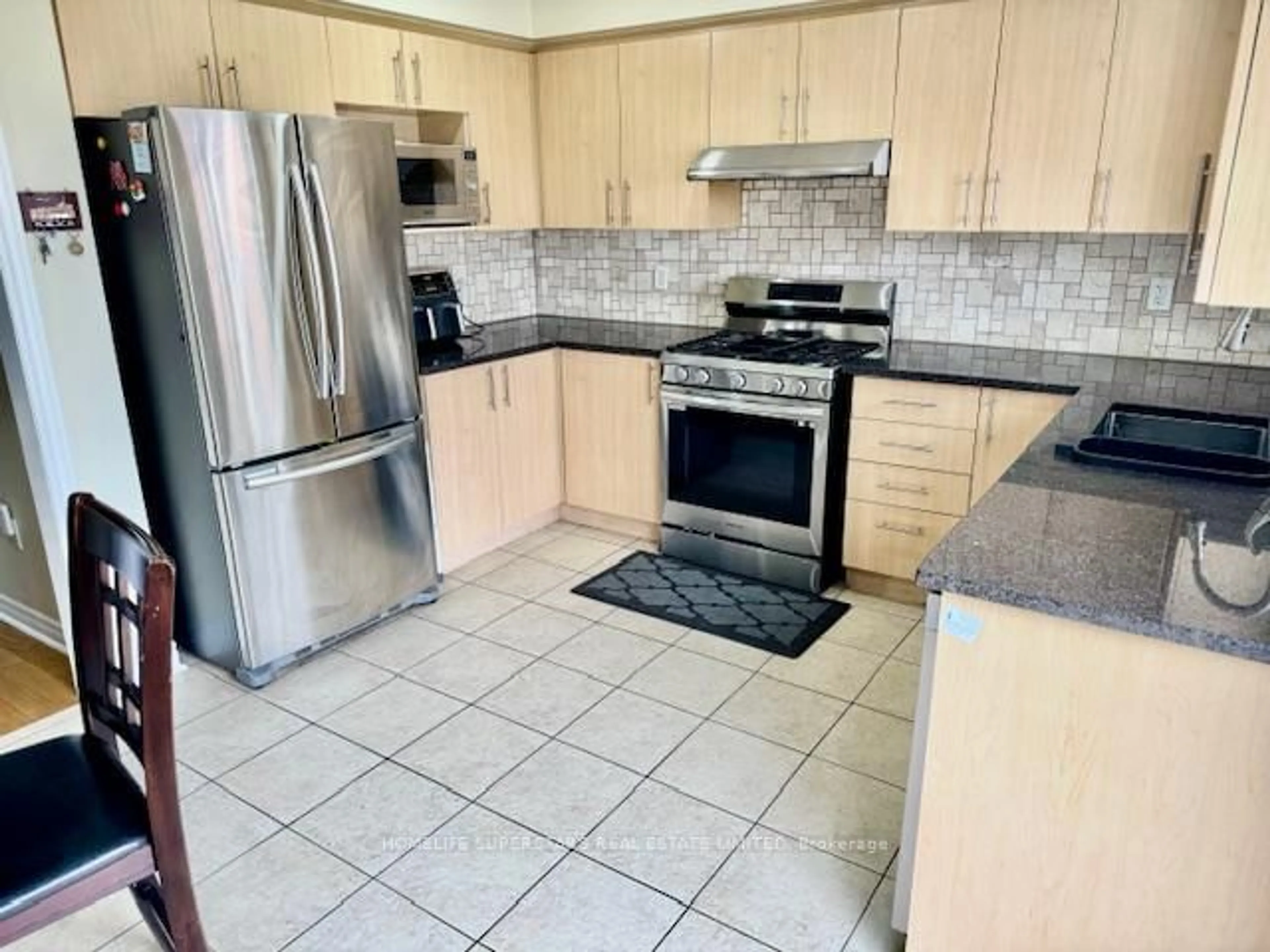 Standard kitchen, ceramic/tile floor for 4950 Albina Way #77, Mississauga Ontario L4Z 4J5