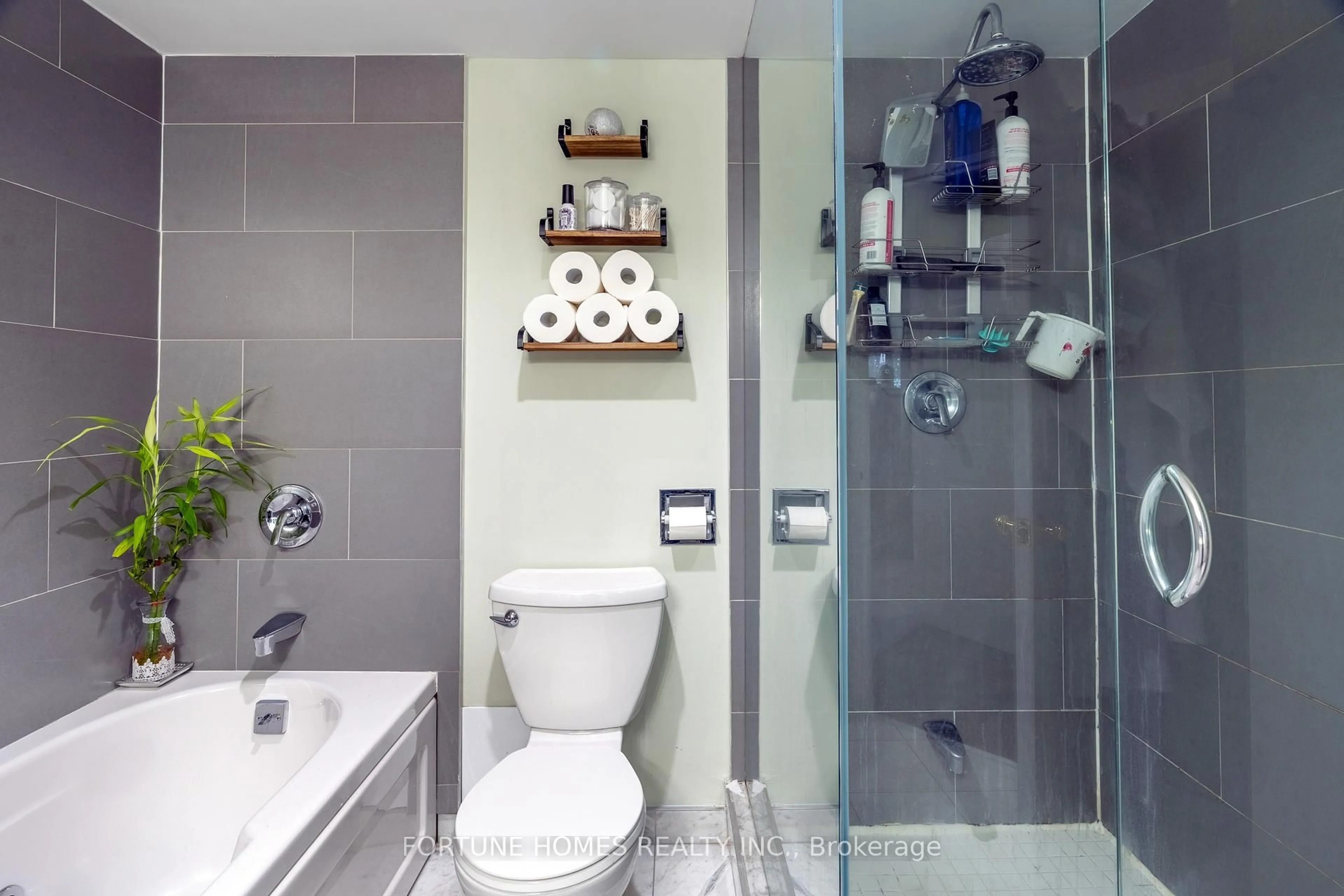 Contemporary bathroom, ceramic/tile floor for 55 Elm Dr #311, Mississauga Ontario L5B 3Z3
