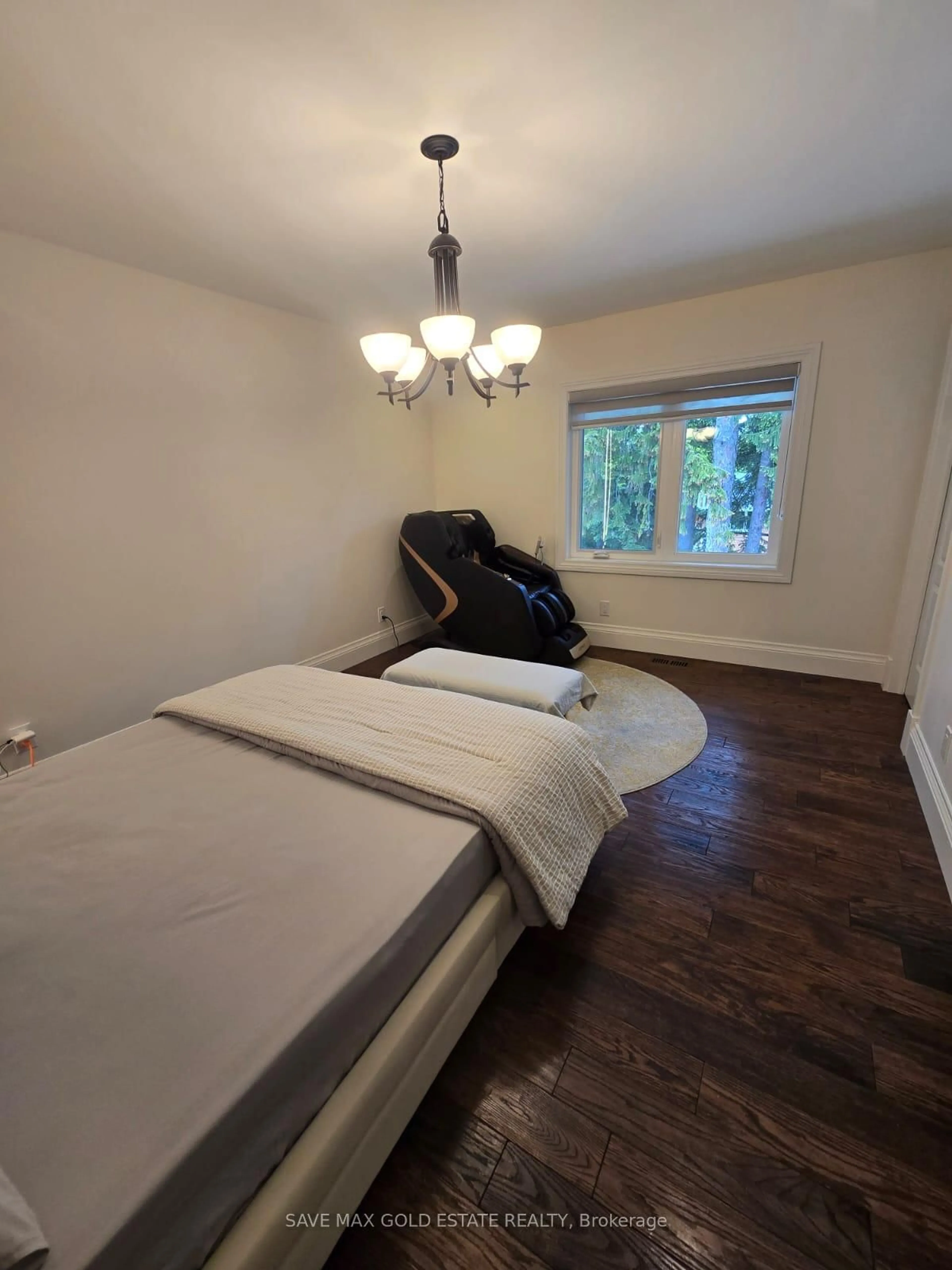 Bedroom with bed, unknown for 1193 Tisdale St, Oakville Ontario L6L 2S9