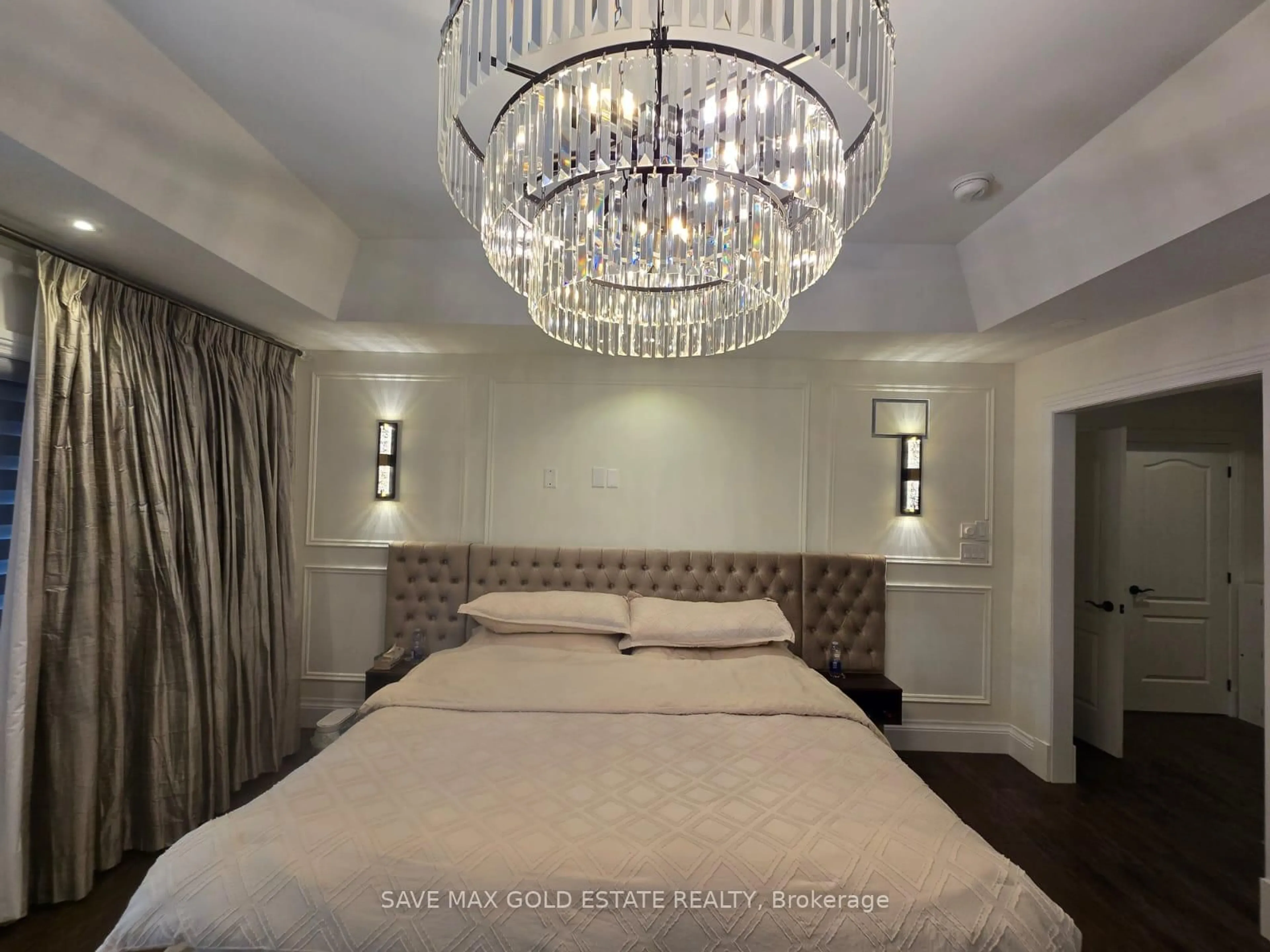 Bedroom with bed, unknown for 1193 Tisdale St, Oakville Ontario L6L 2S9