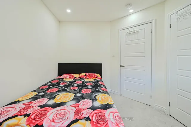 Additional image 8 of 896 Sumac Cres