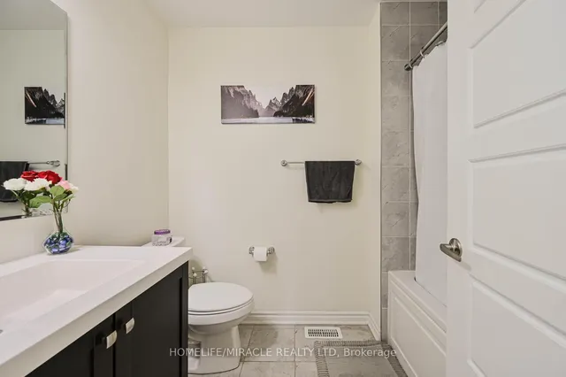 Additional image 7 of 896 Sumac Cres