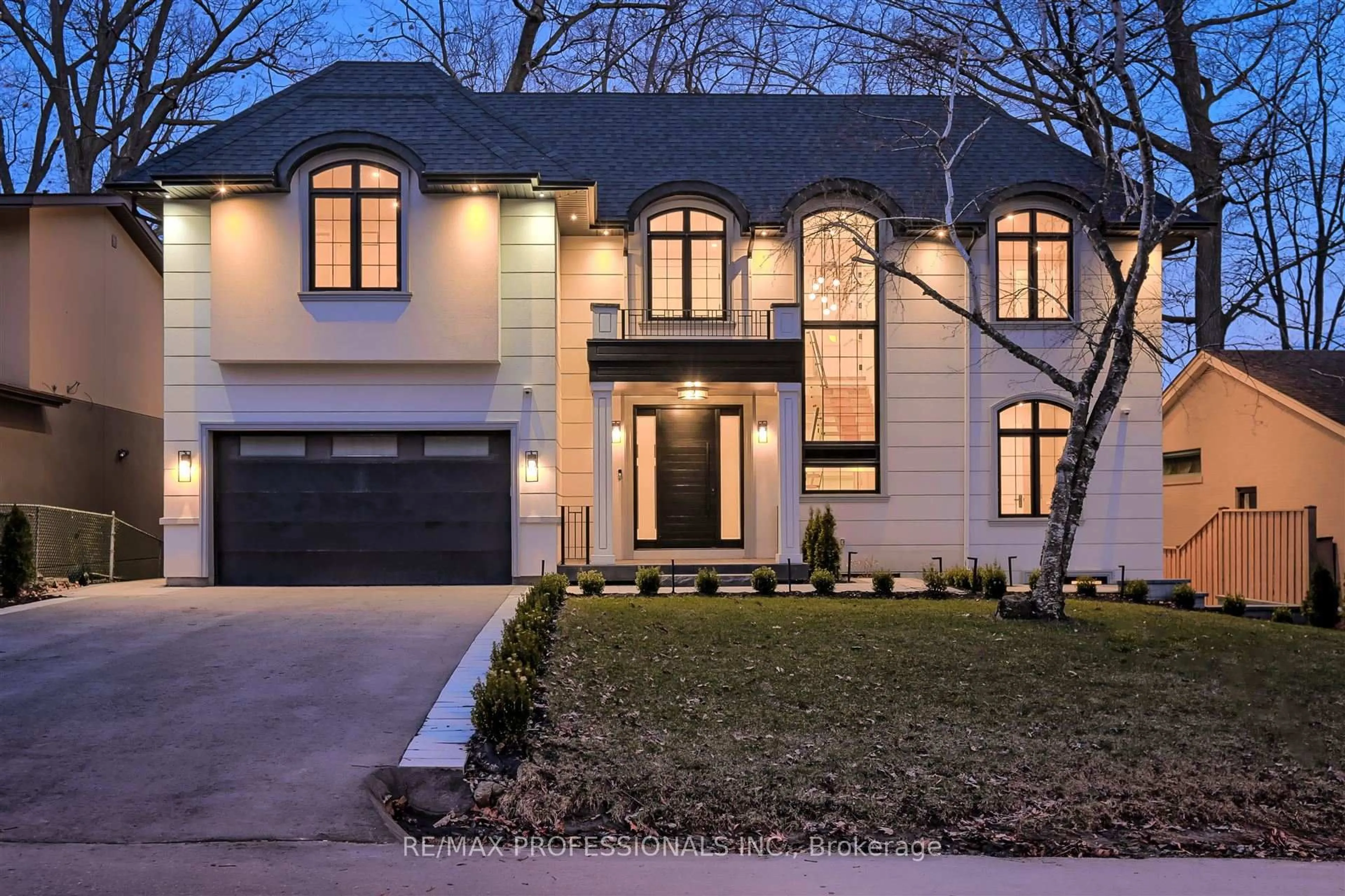 Home with brick exterior material, street for 7 Farningham Cres, Toronto Ontario M9B 3B4