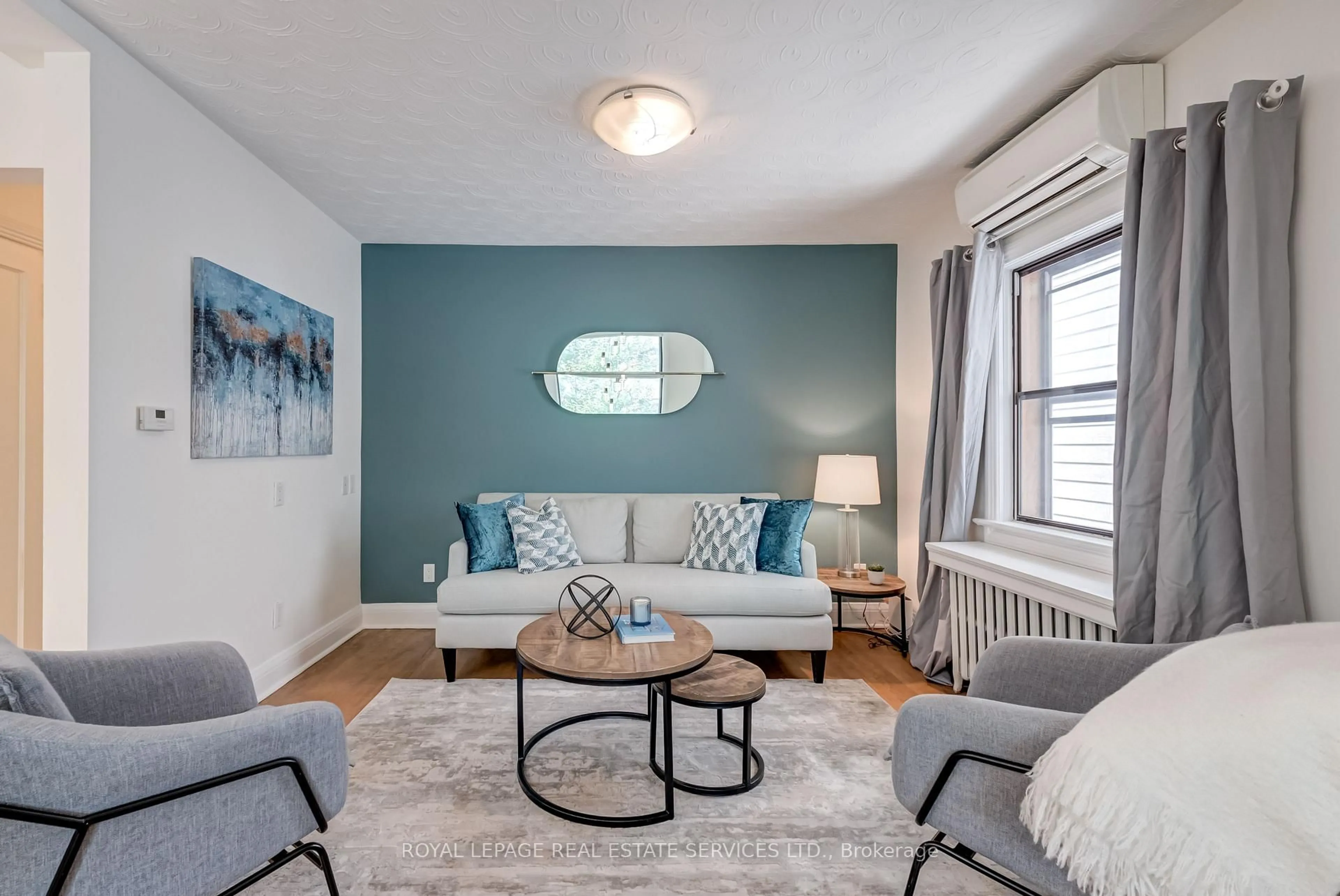 Living room with furniture, unknown for 880 Windermere Ave, Toronto Ontario M6S 3M9