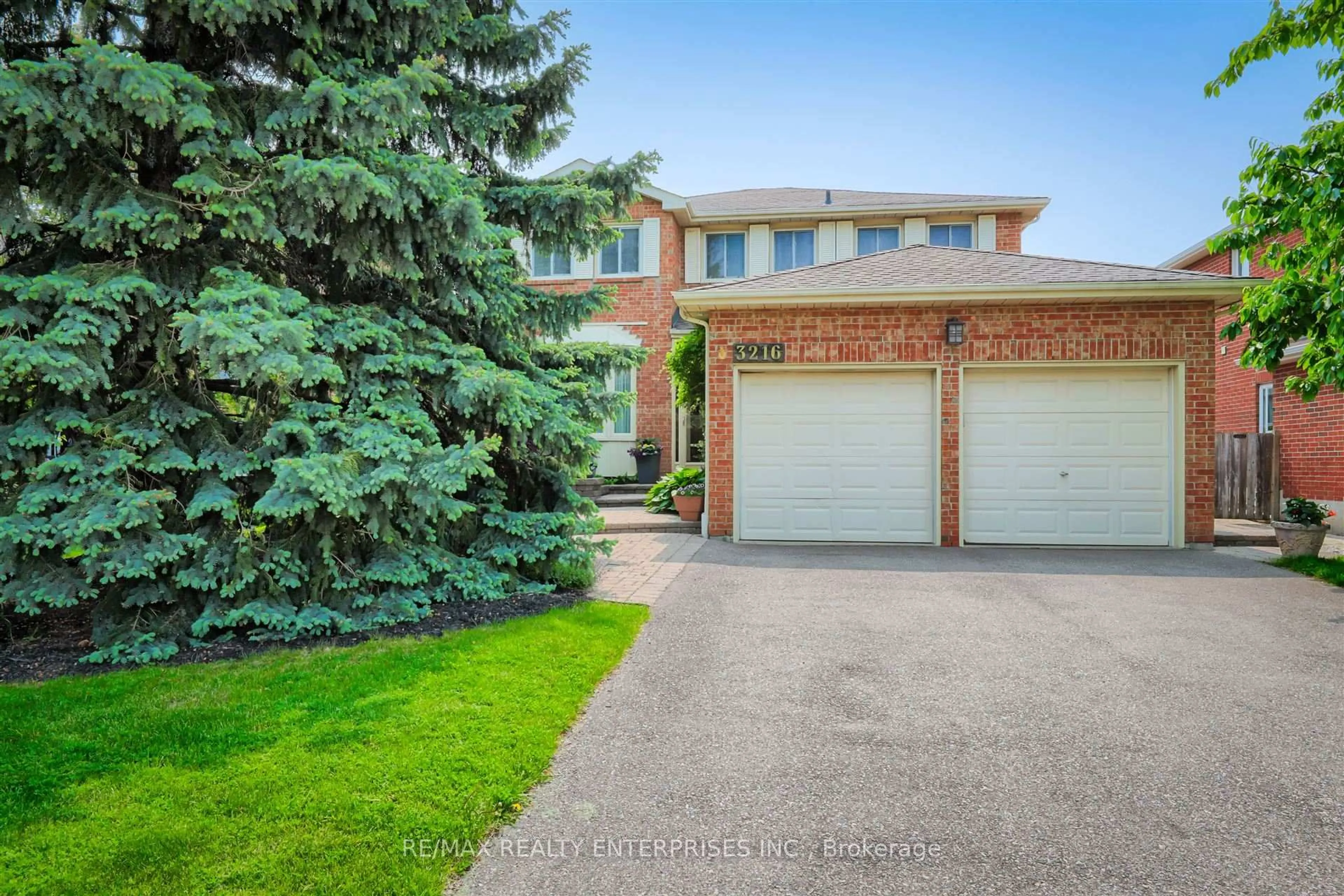 Home with brick exterior material, street for 3216 Vanderbilt Rd, Mississauga Ontario L5N 4Y7