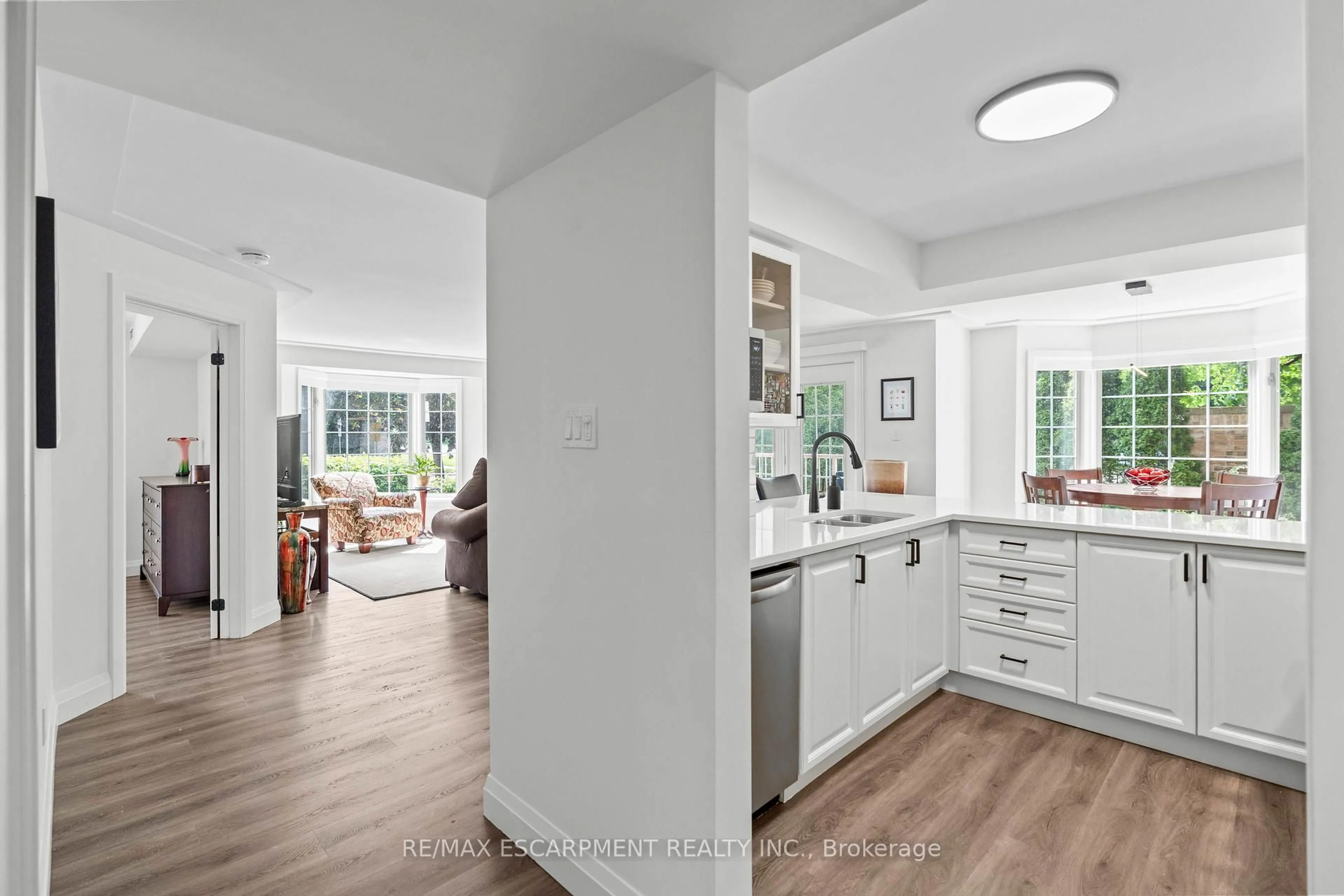 Open concept kitchen, unknown for 216 A Plains Rd #E101, Burlington Ontario L7T 4M3