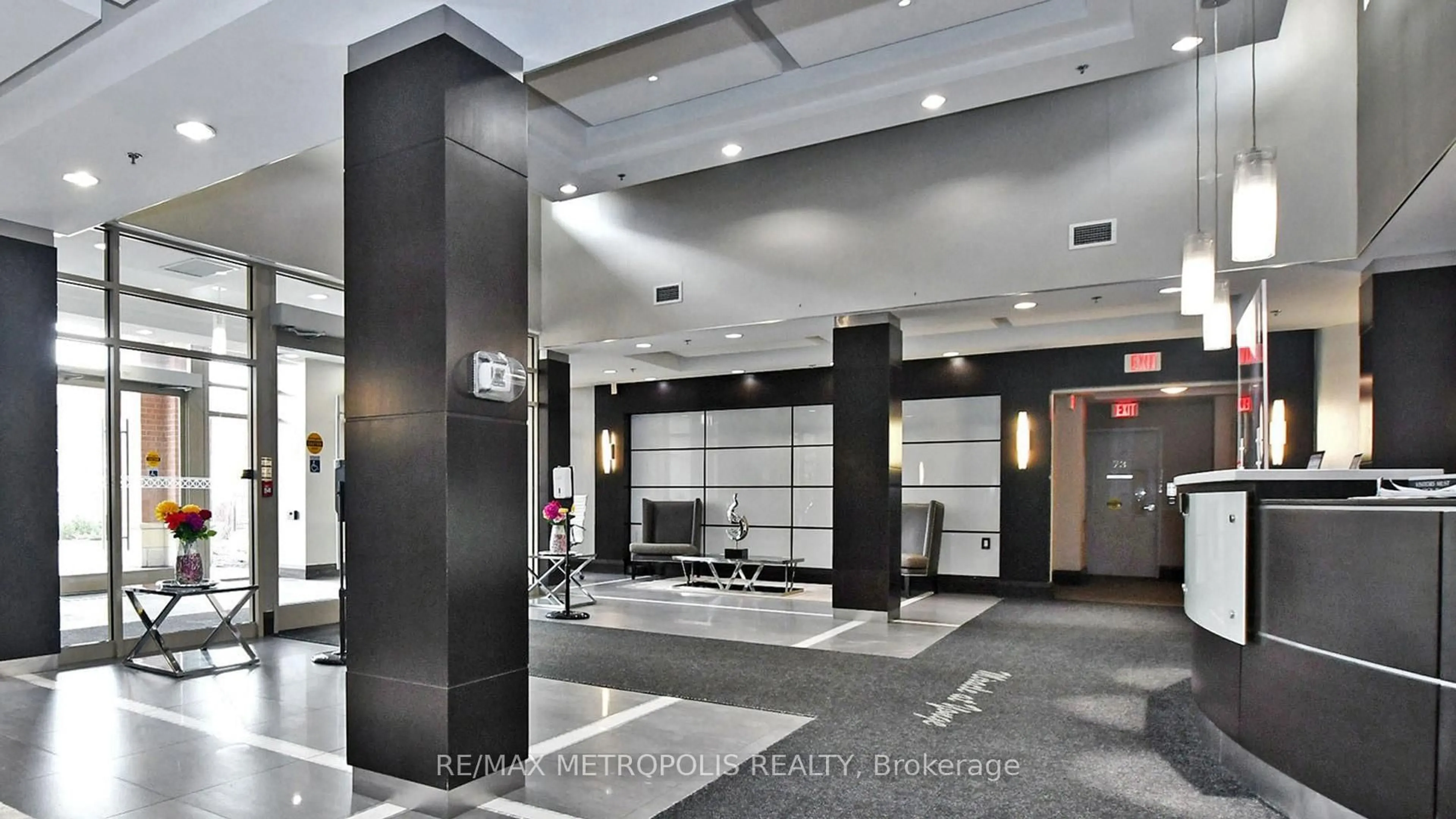 Lobby for 75 King St #1512, Mississauga Ontario L5A 4G5