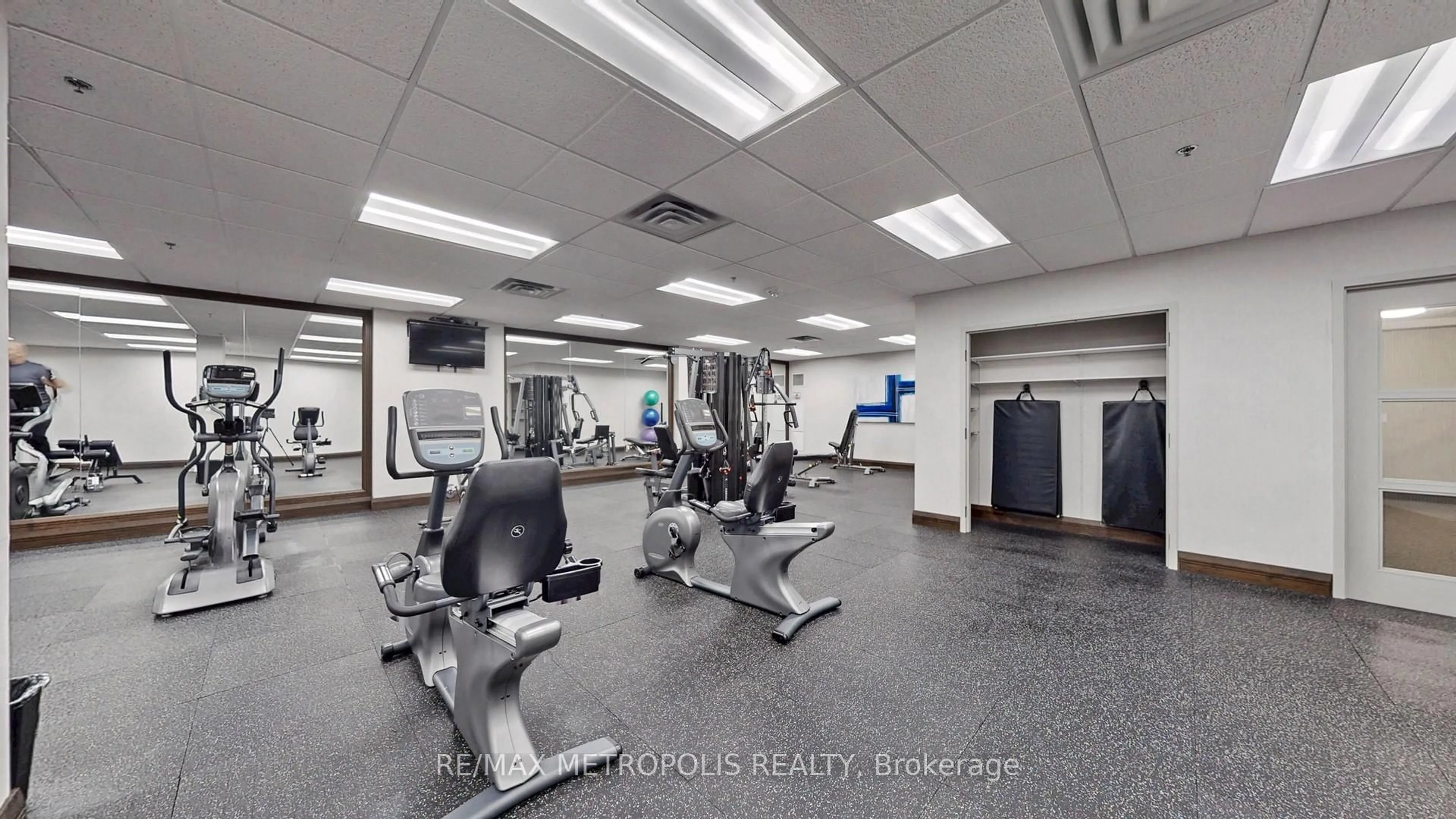 Gym or fitness room for 75 King St #1512, Mississauga Ontario L5A 4G5