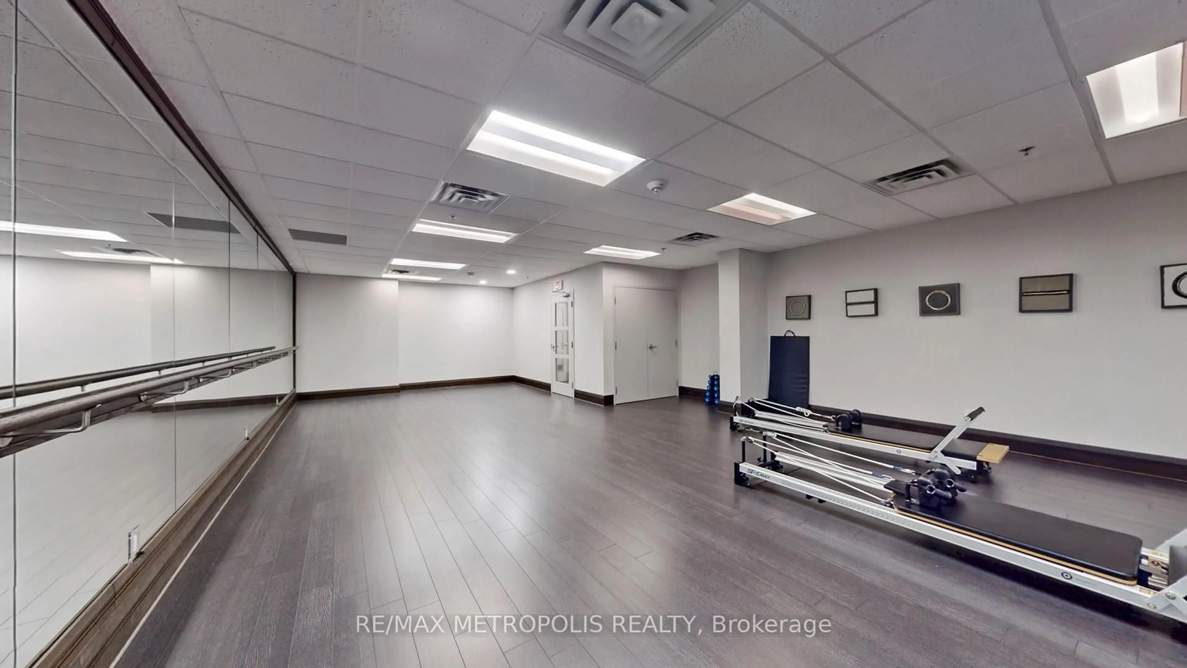 Unknown for 75 King St #1512, Mississauga Ontario L5A 4G5
