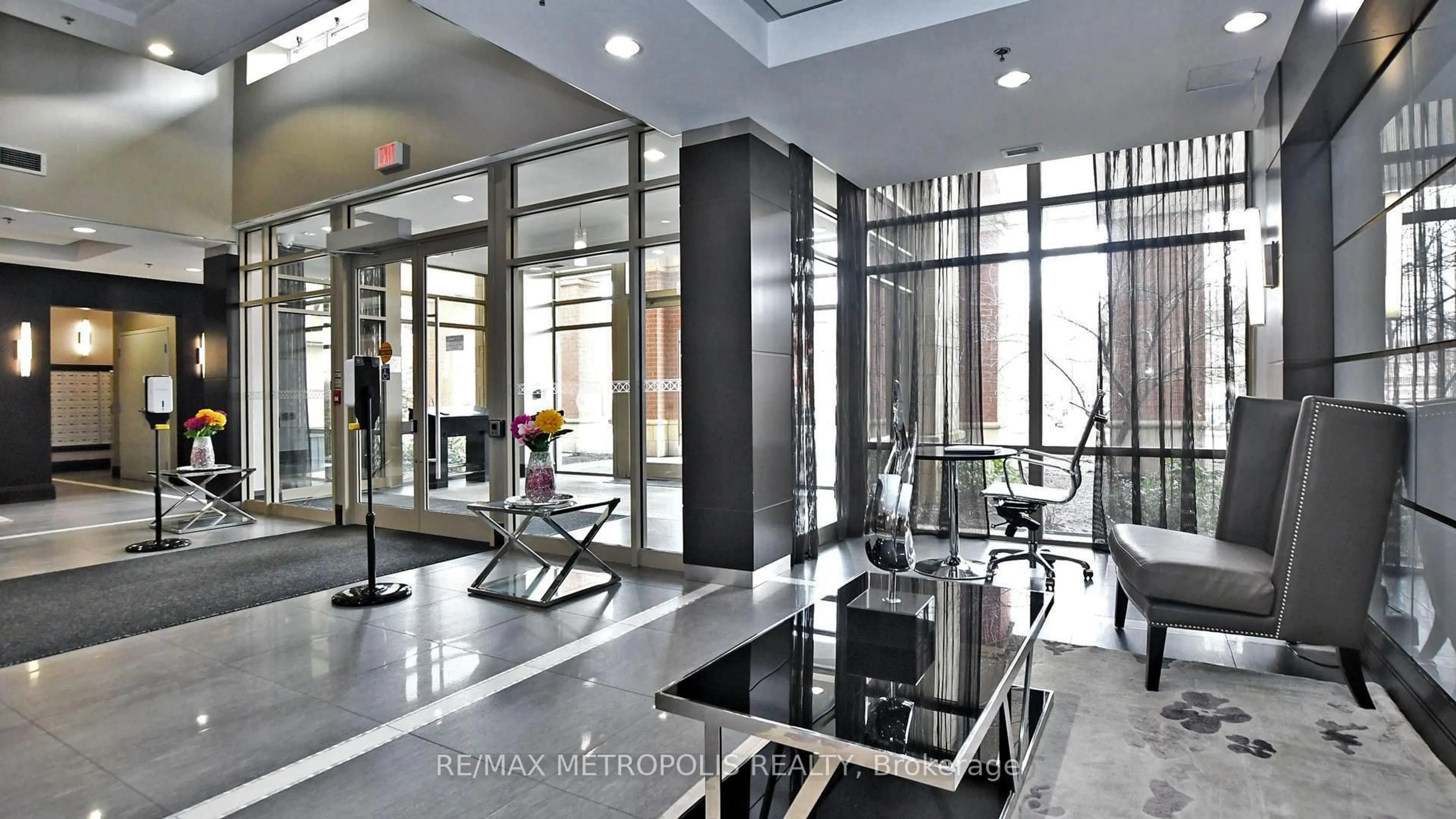 Lobby for 75 King St #1709, Mississauga Ontario L5A 4G5