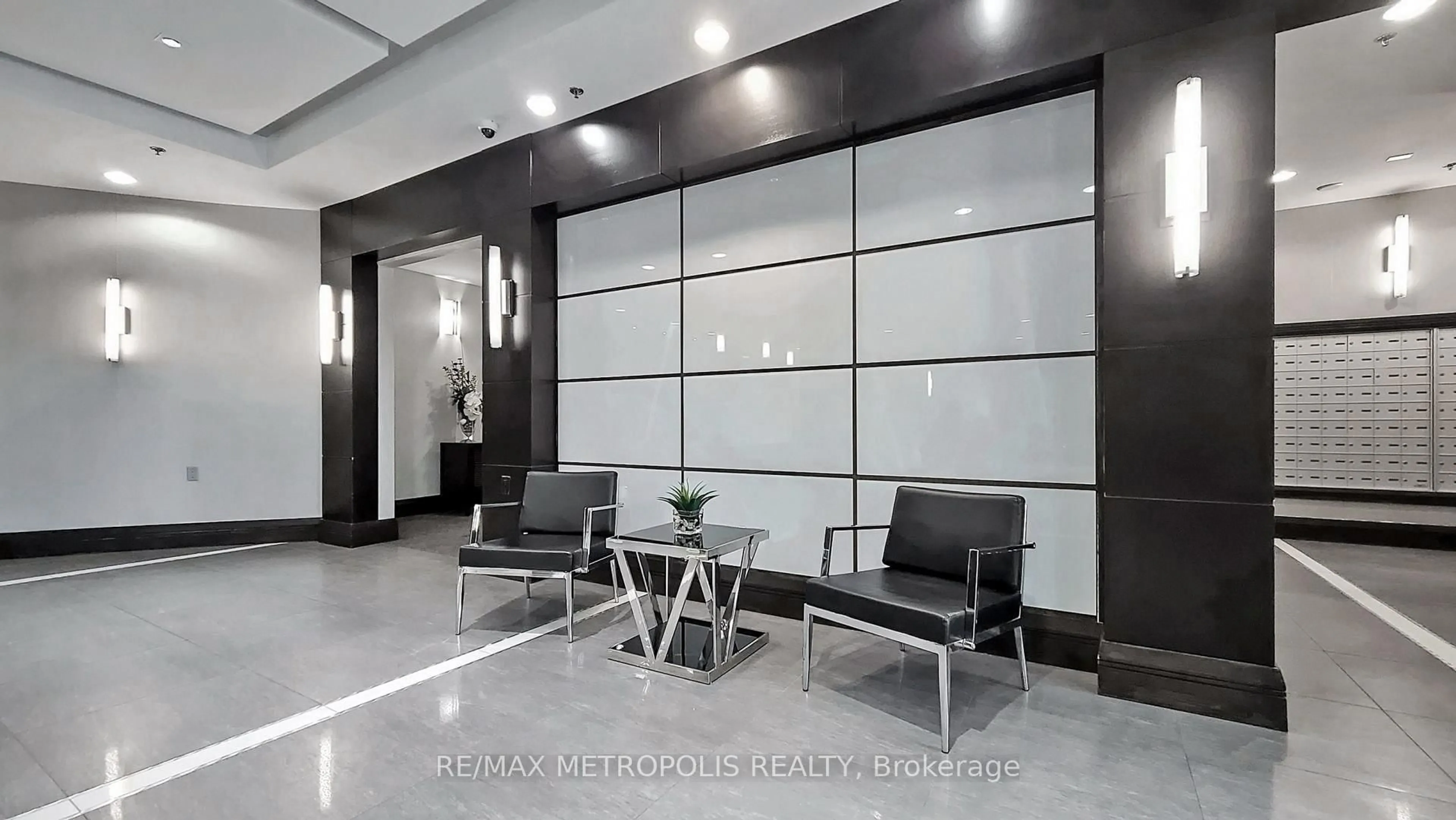 Lobby for 75 King St #1709, Mississauga Ontario L5A 4G5