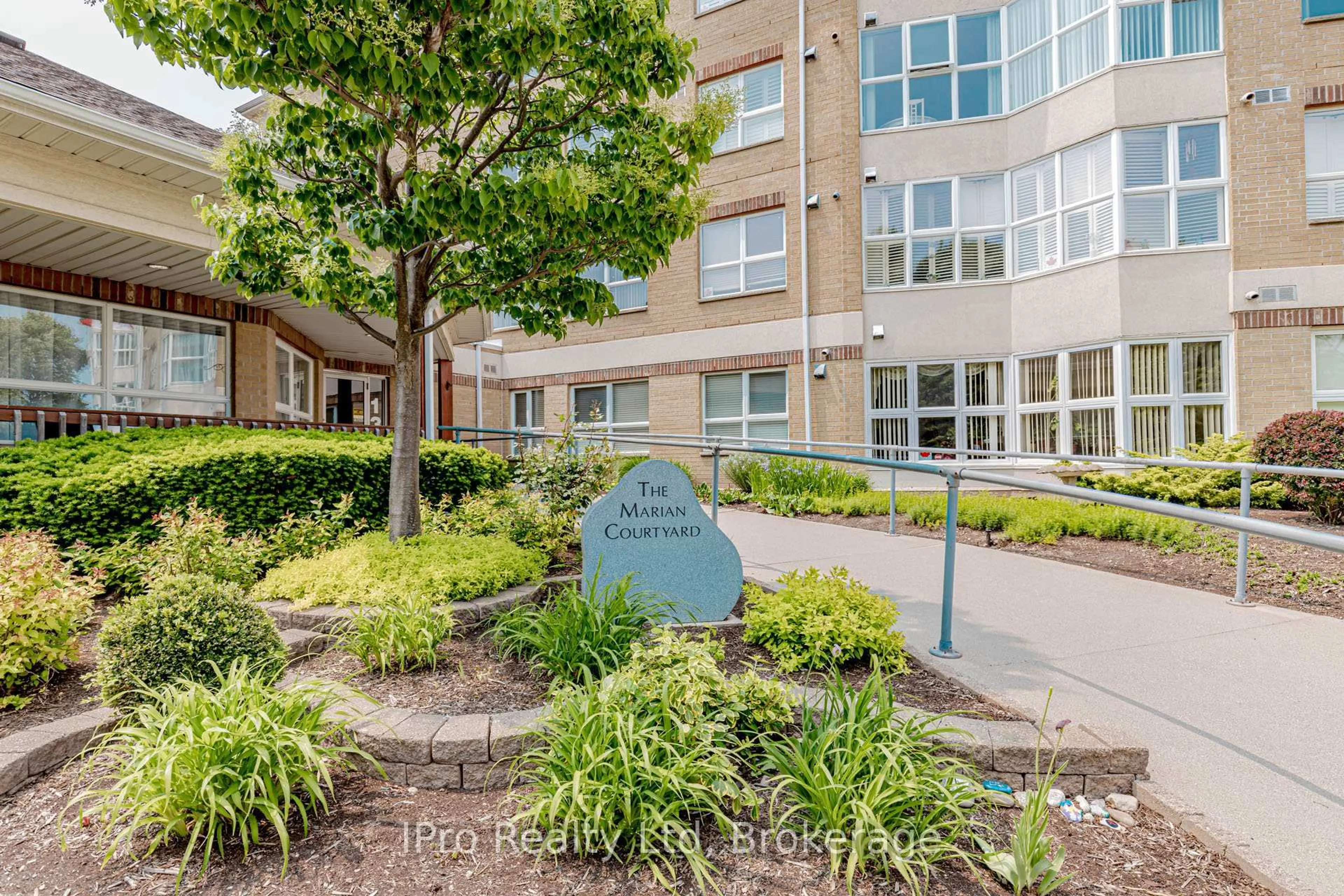 Unknown for 137 Martin St #403, Milton Ontario L9T 5H4