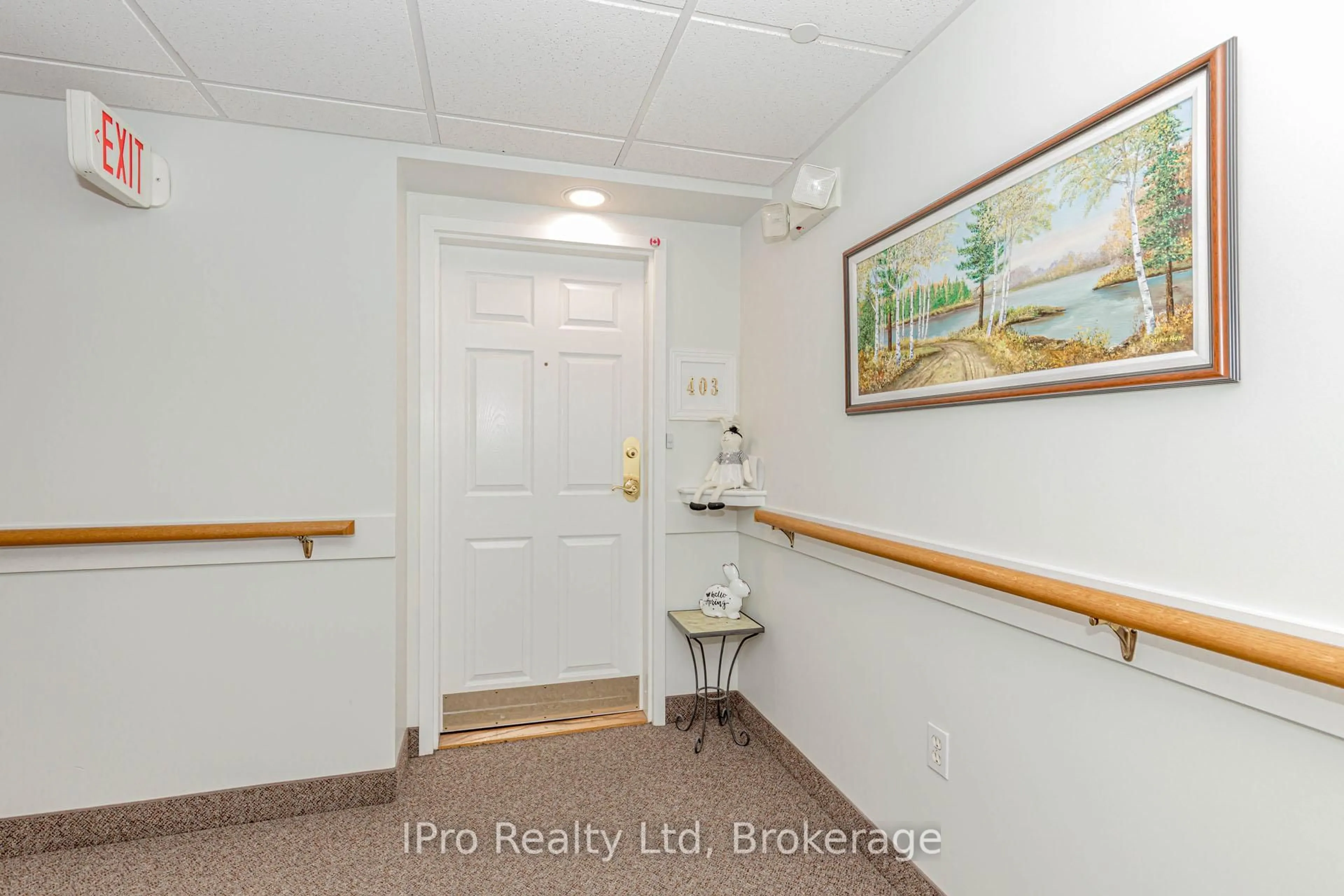 Indoor entryway for 137 Martin St #403, Milton Ontario L9T 5H4