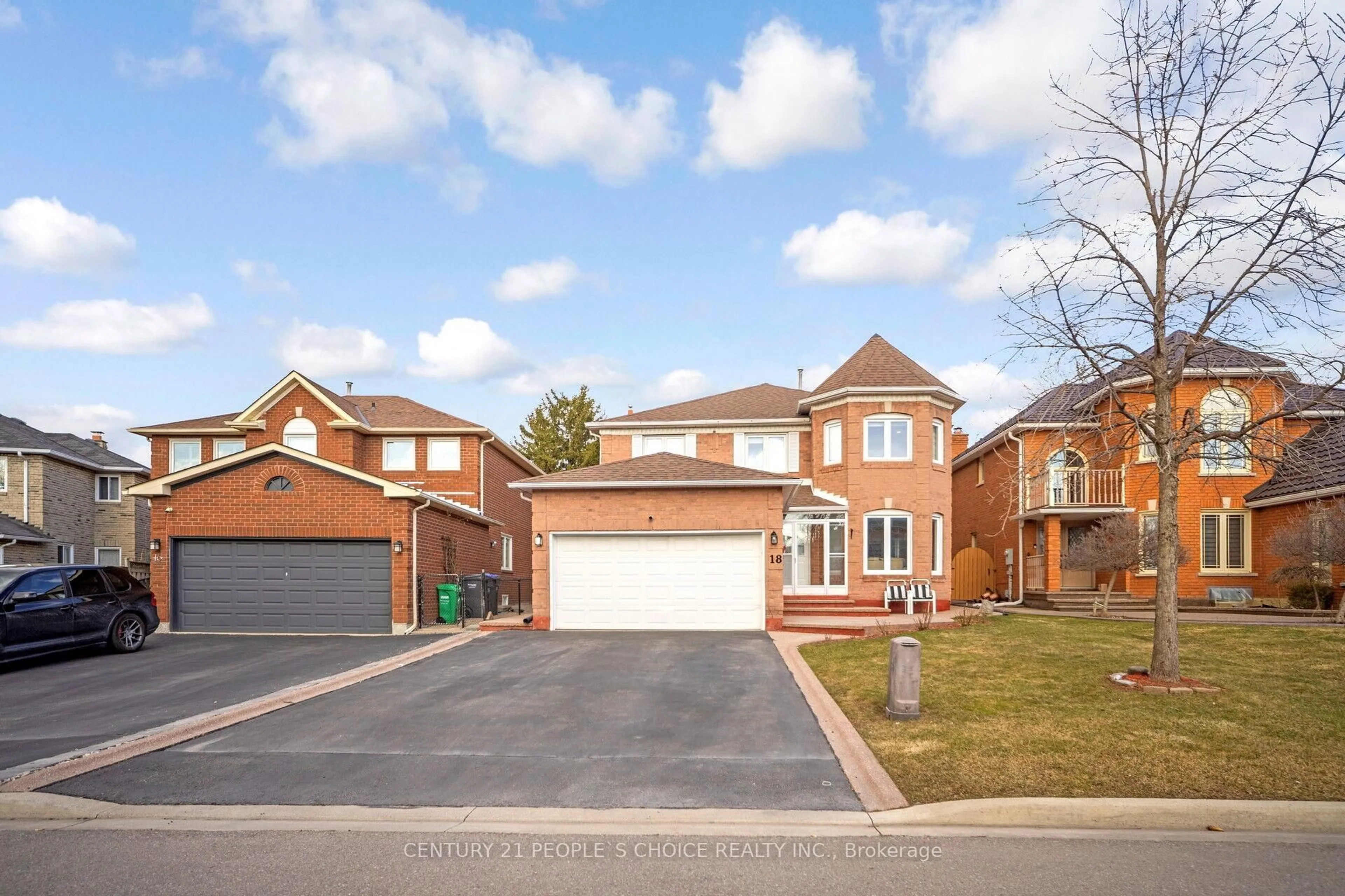 A pic from outside/outdoor area/front of a property/back of a property/a pic from drone, street for 18 BLACKWELL Pl, Brampton Ontario L6W 4M2
