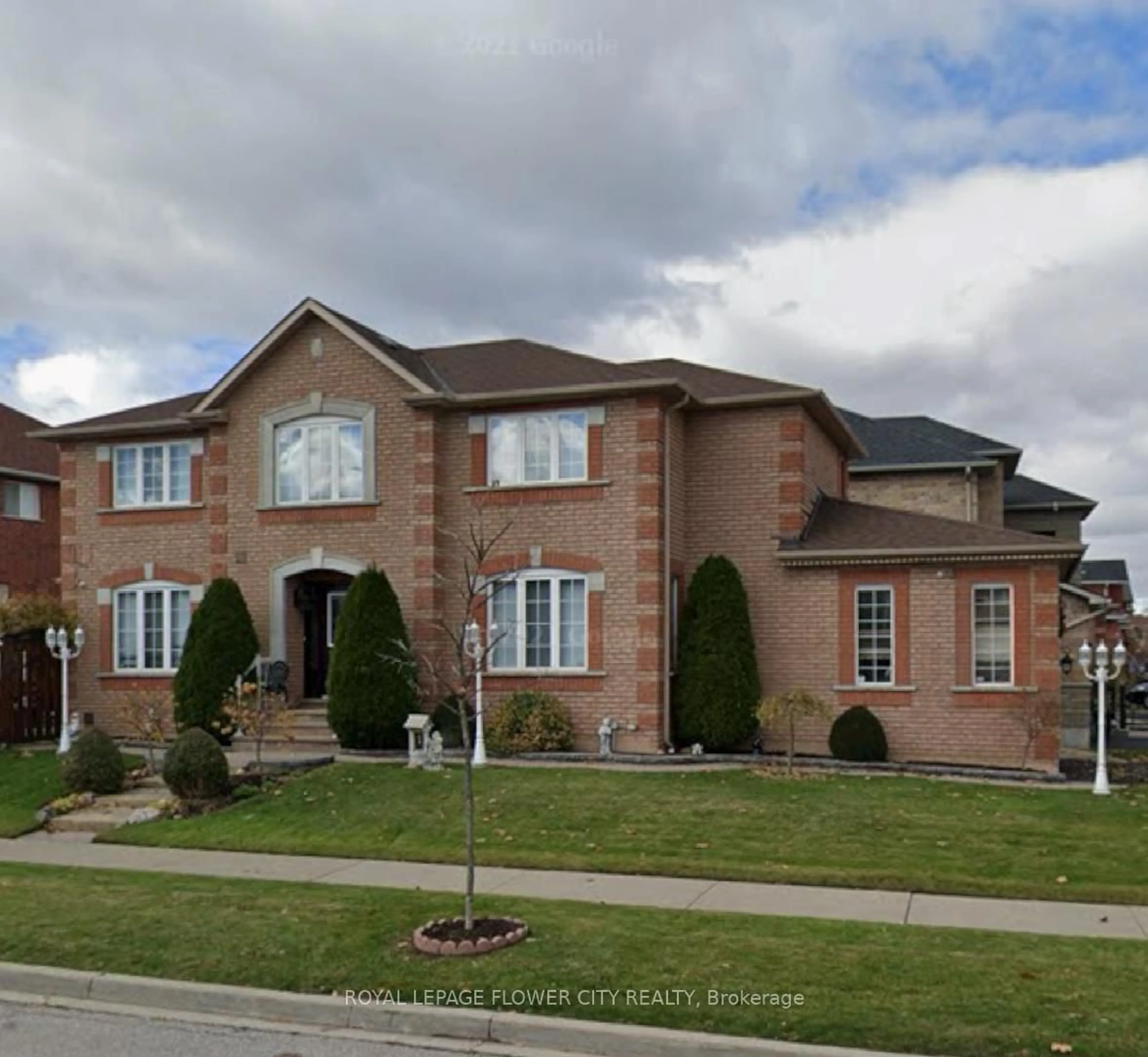 Home with brick exterior material, street for 627 Driftcurrent Dr, Mississauga Ontario L4Z 4A4
